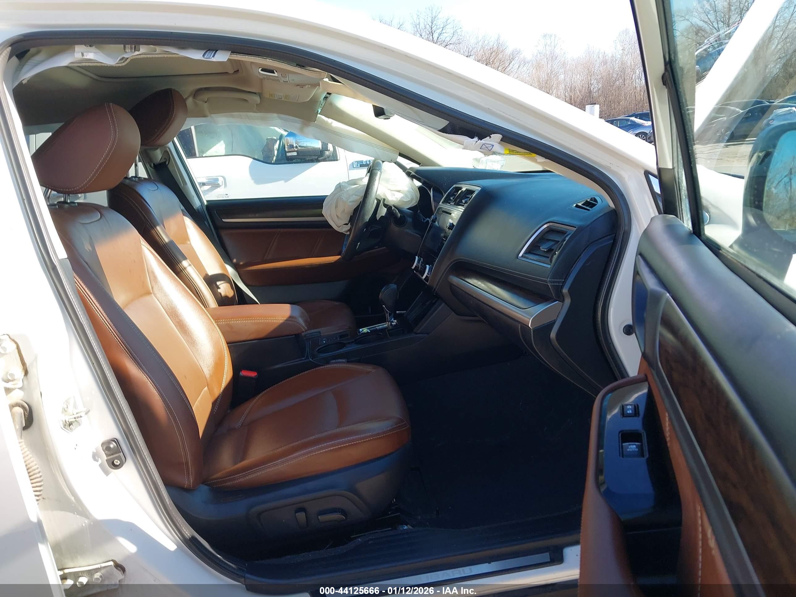 SUBARU OUTBACK image 5