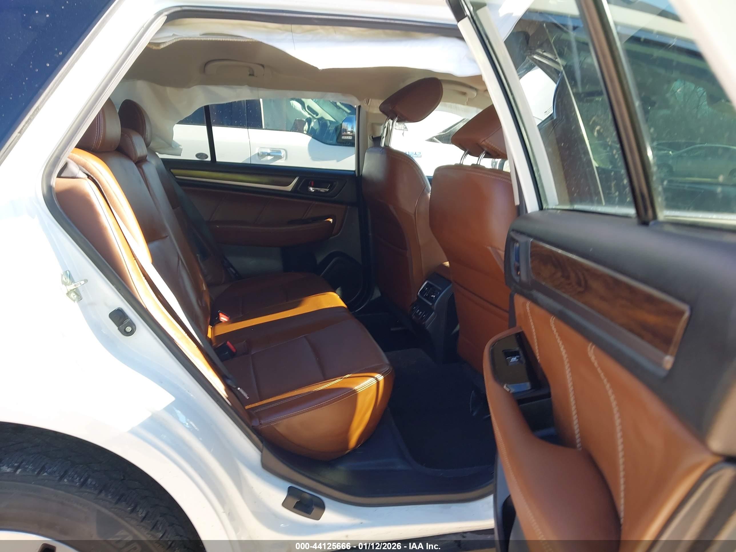 SUBARU OUTBACK image 8