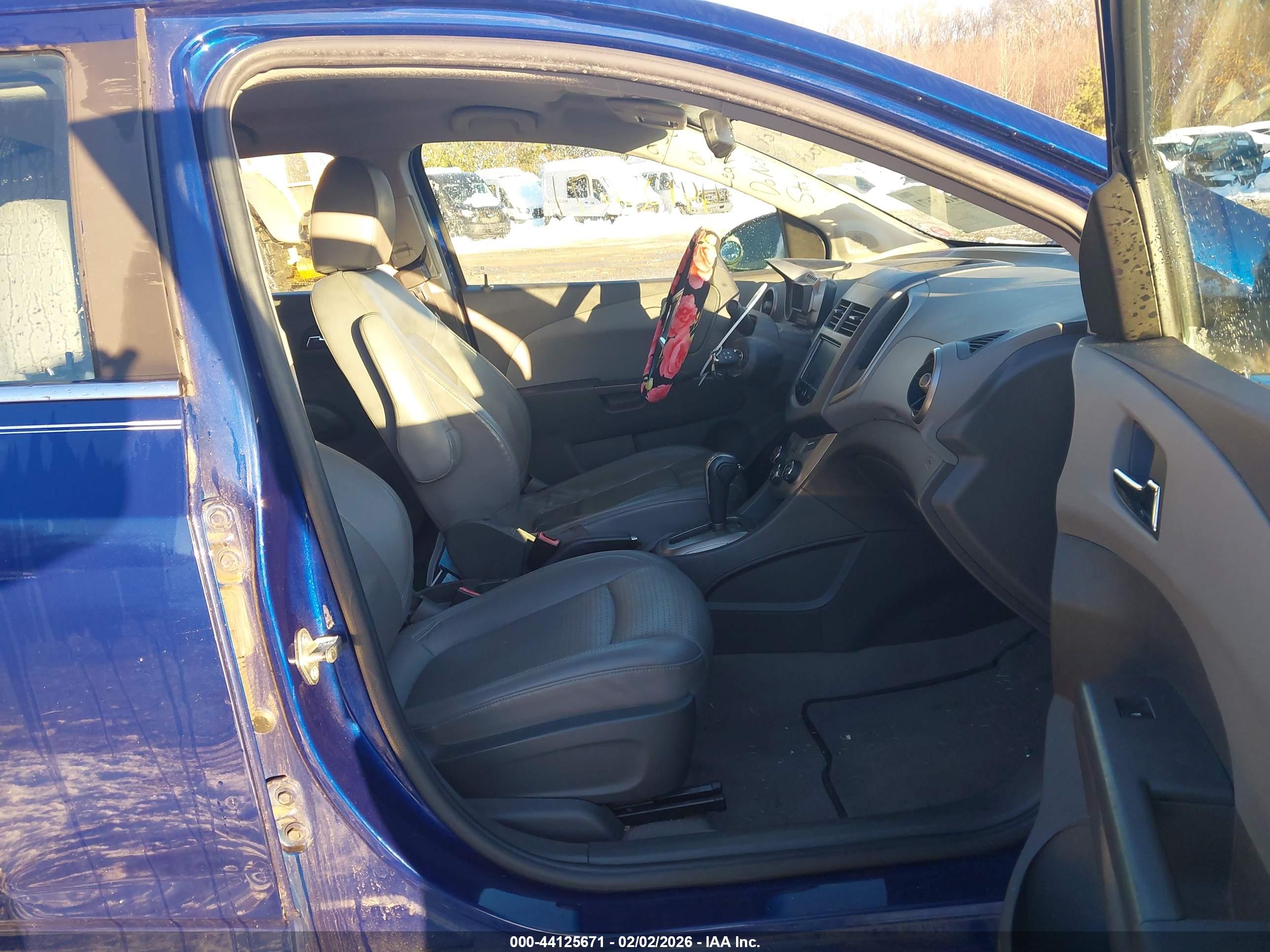 CHEVROLET SONIC image 5