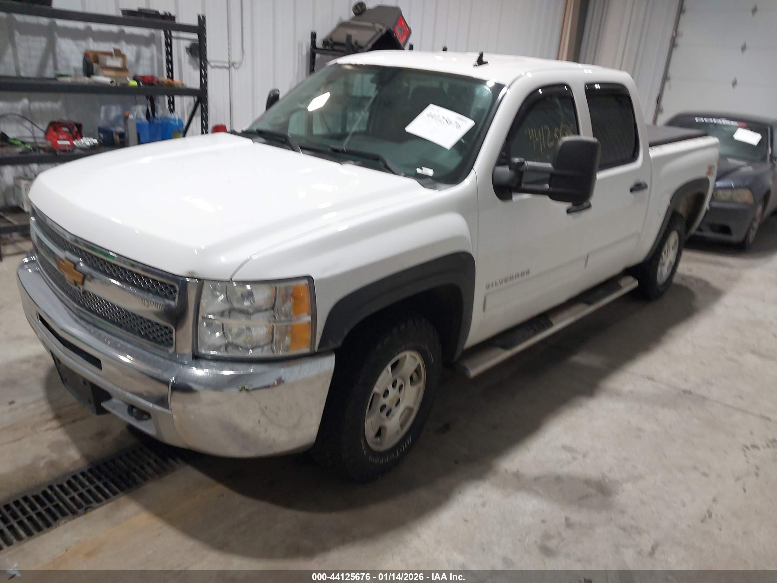CHEVROLET SILVERADO image 2