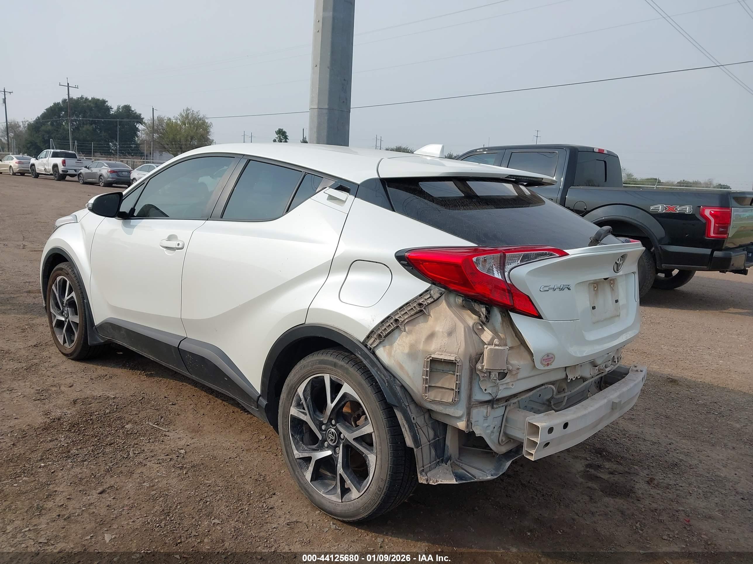 TOYOTA C-HR image 3