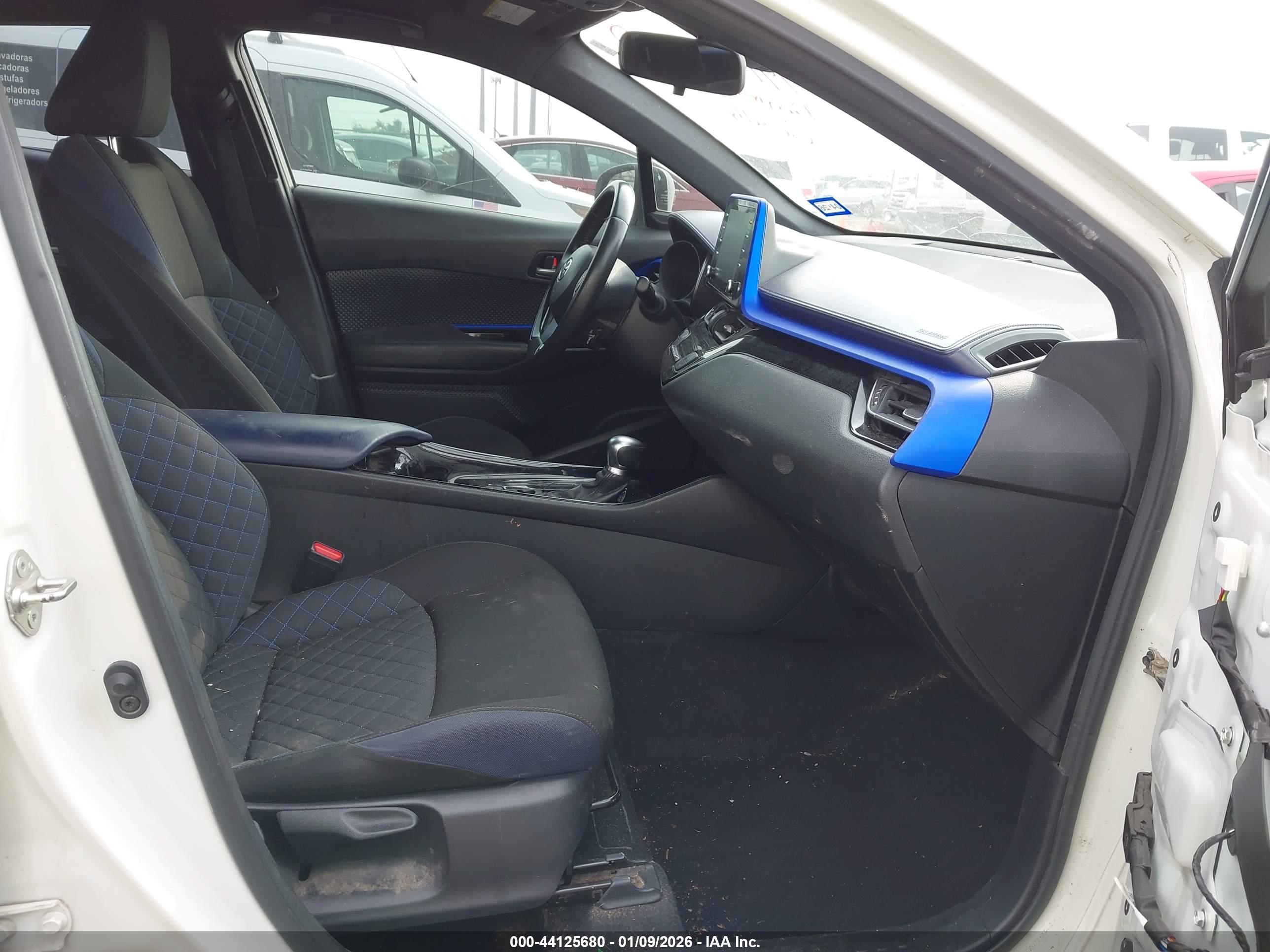 TOYOTA C-HR image 5