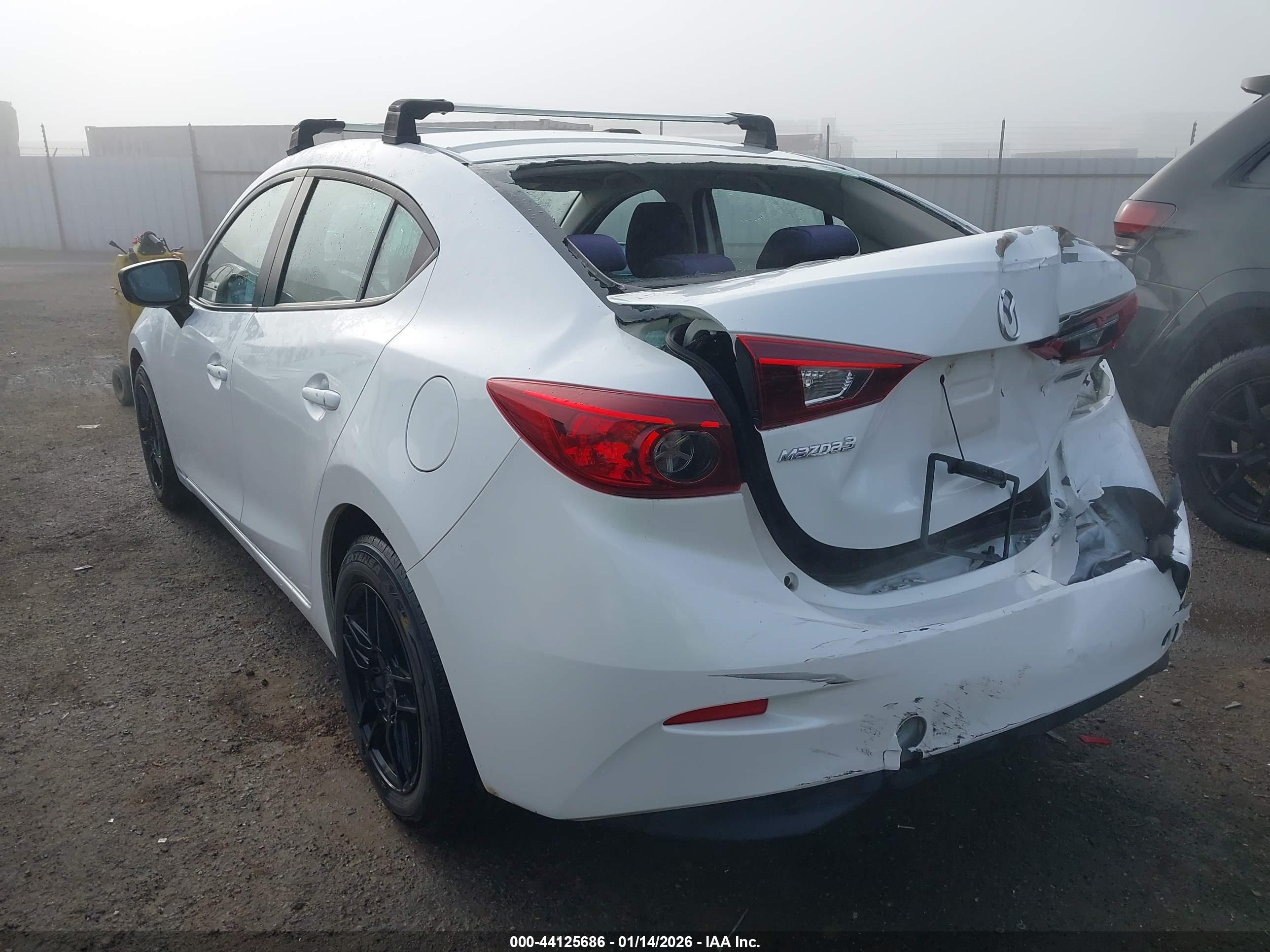 MAZDA MAZDA3 image 3