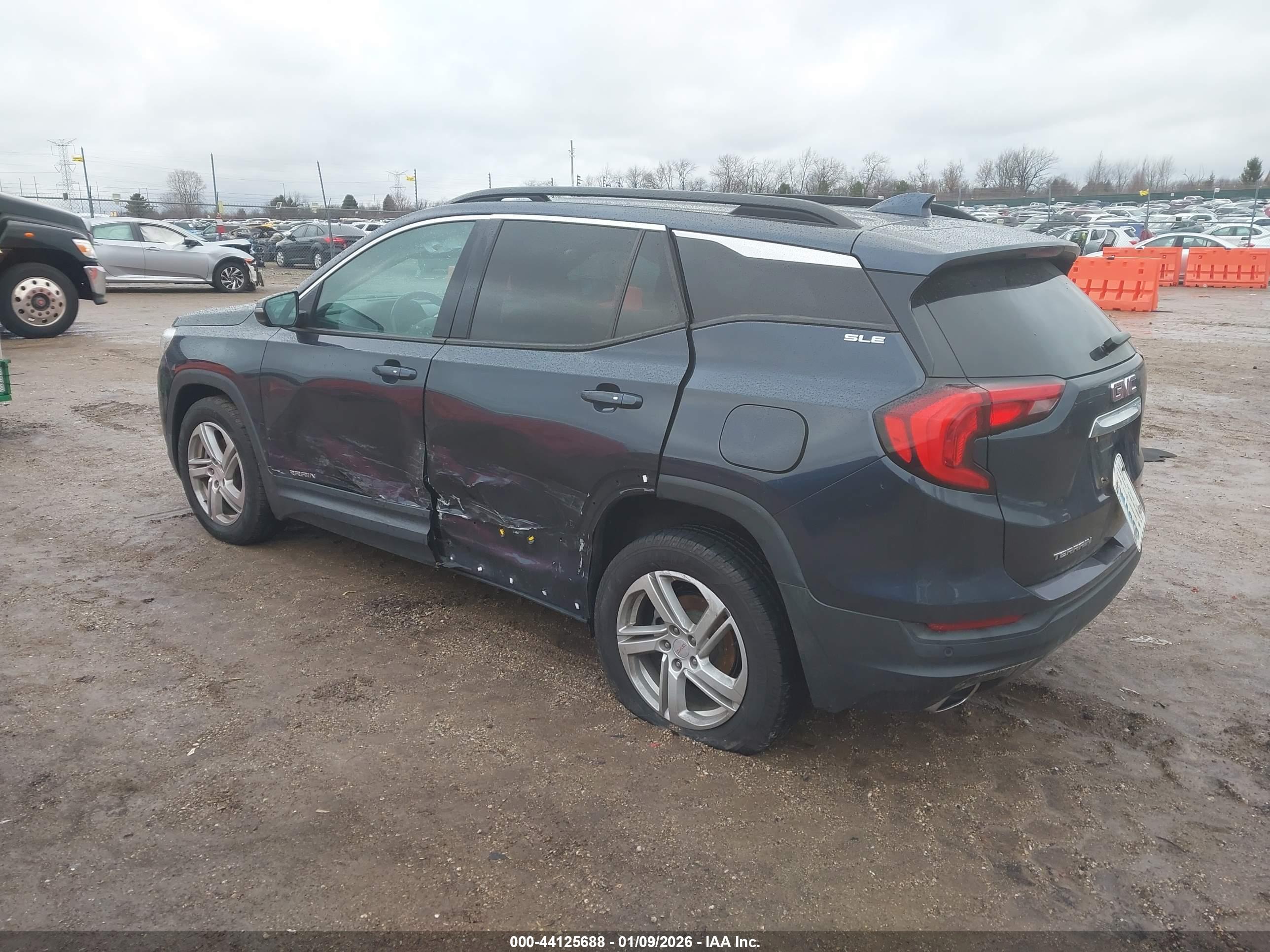 GMC TERRAIN image 3