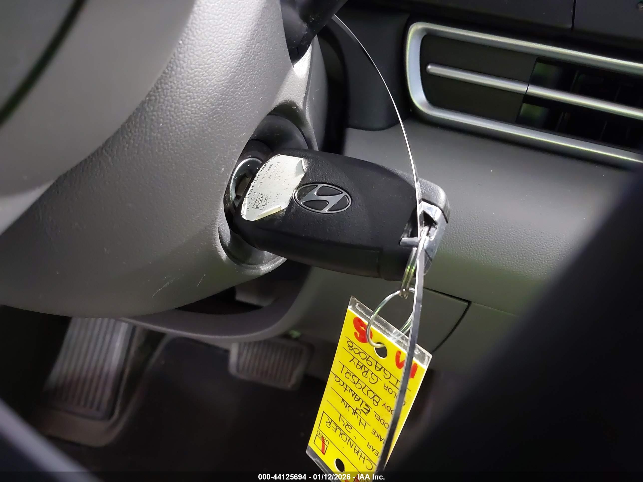 HYUNDAI ELANTRA image 11