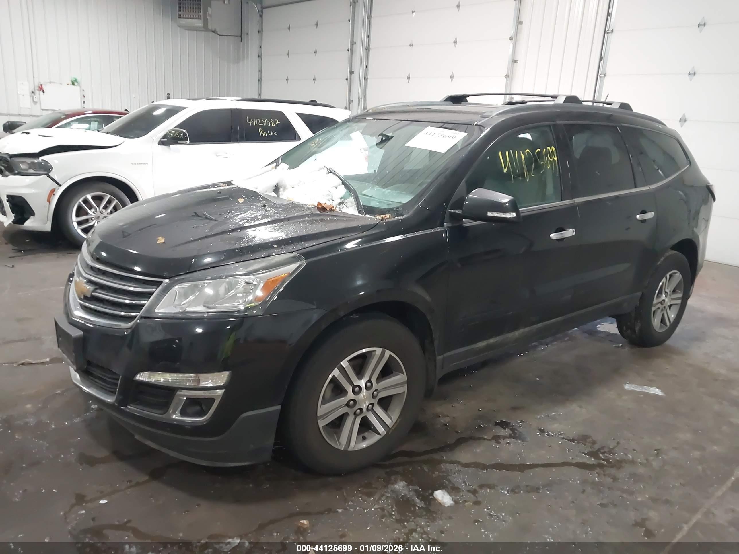 CHEVROLET TRAVERSE image 2