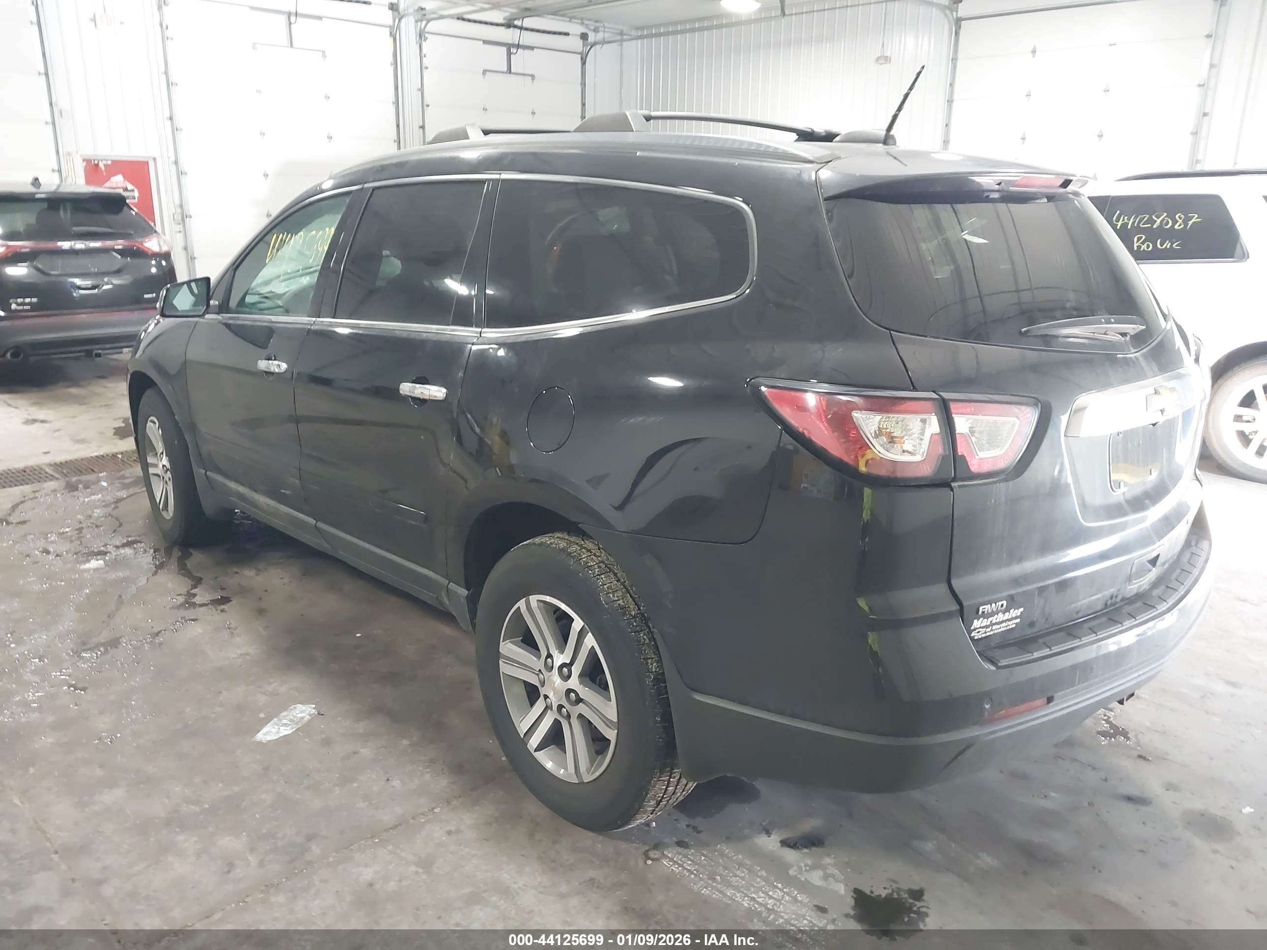 CHEVROLET TRAVERSE image 3