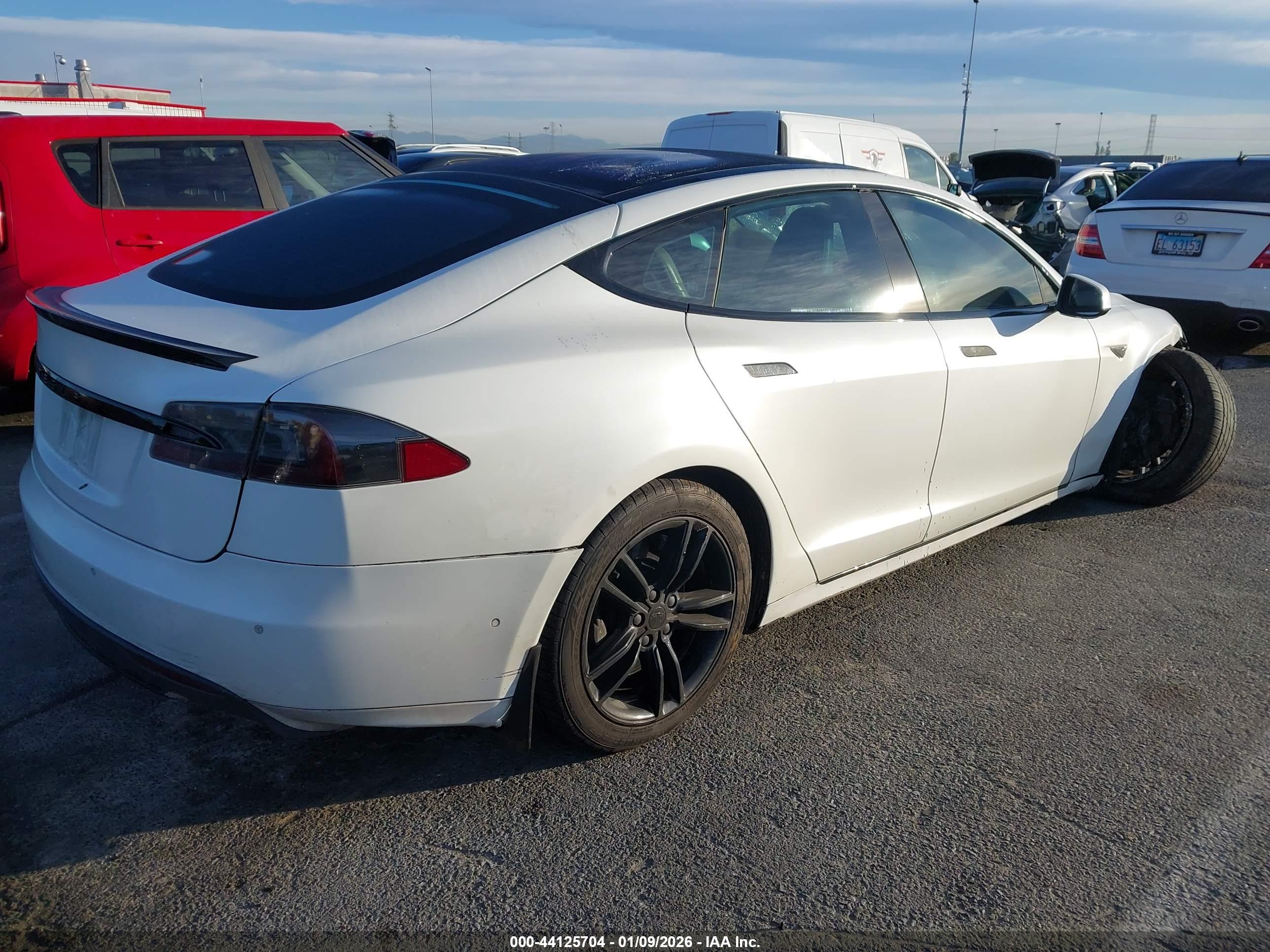 TESLA MODEL image 4
