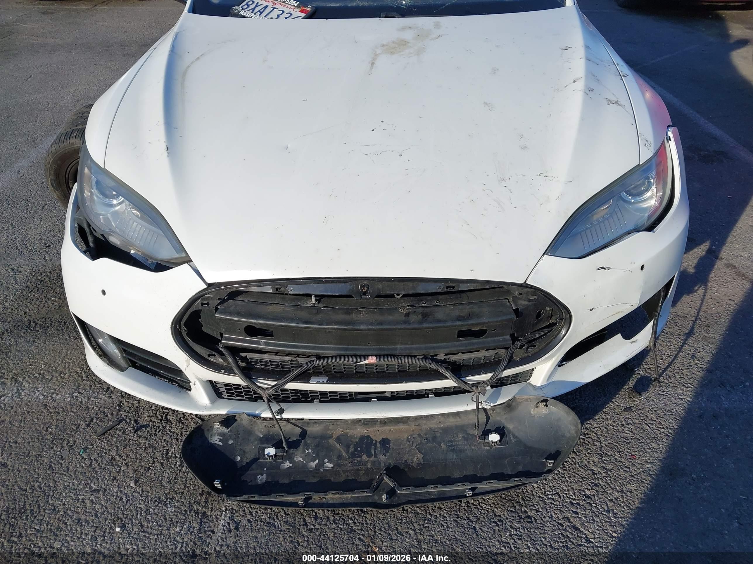 TESLA MODEL image 6