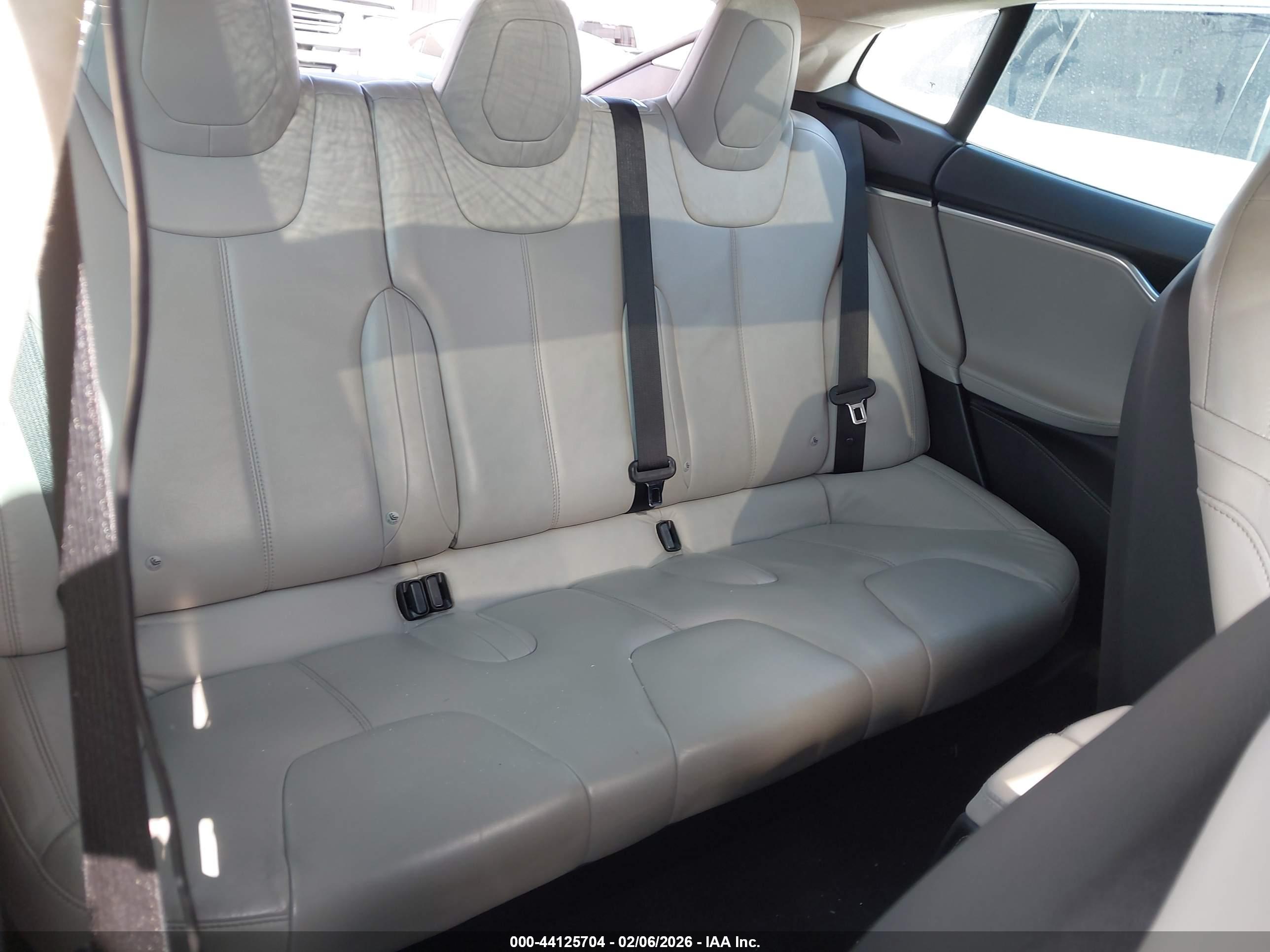 TESLA MODEL image 8