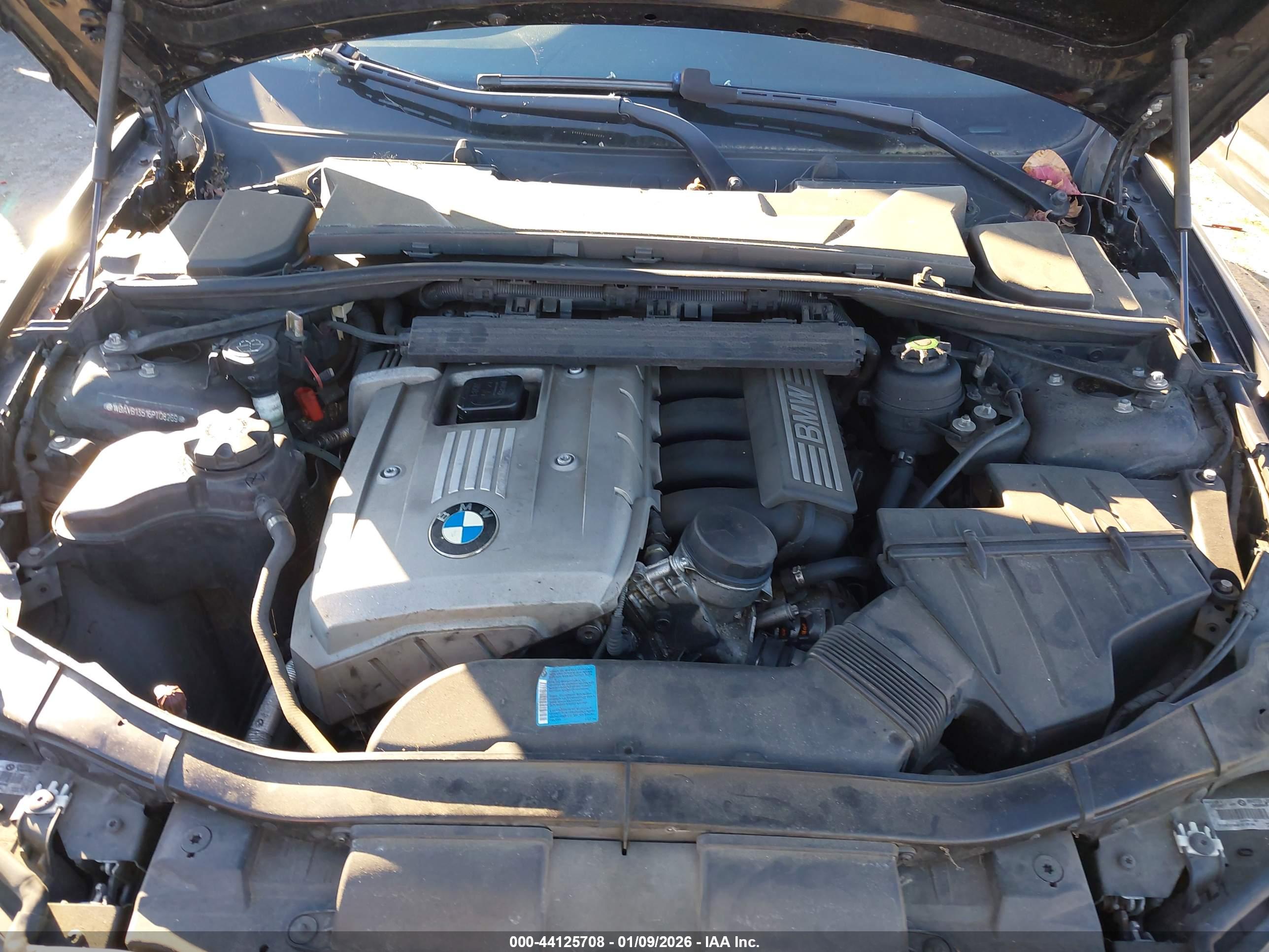 BMW 325I image 10