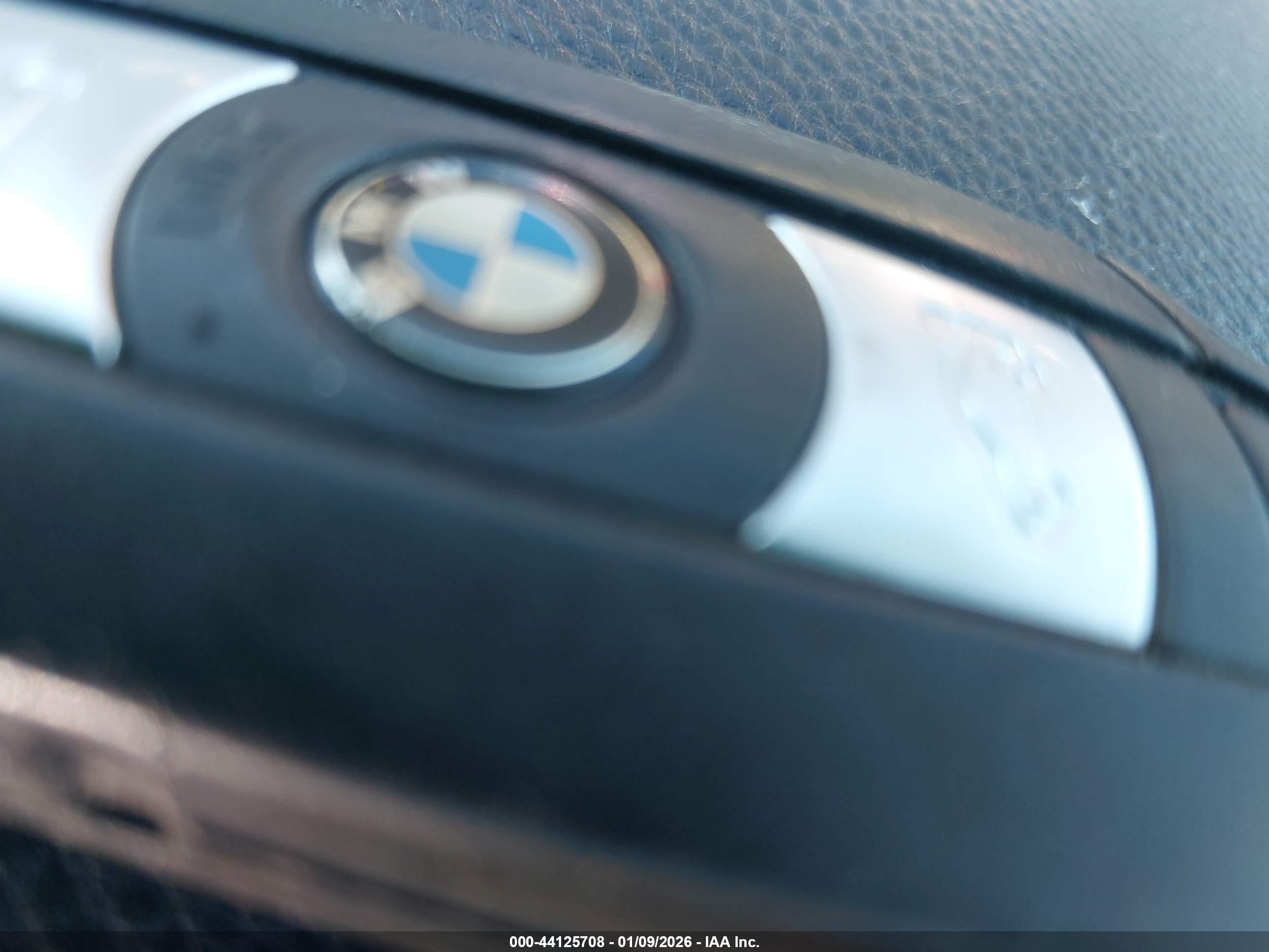 BMW 325I image 11