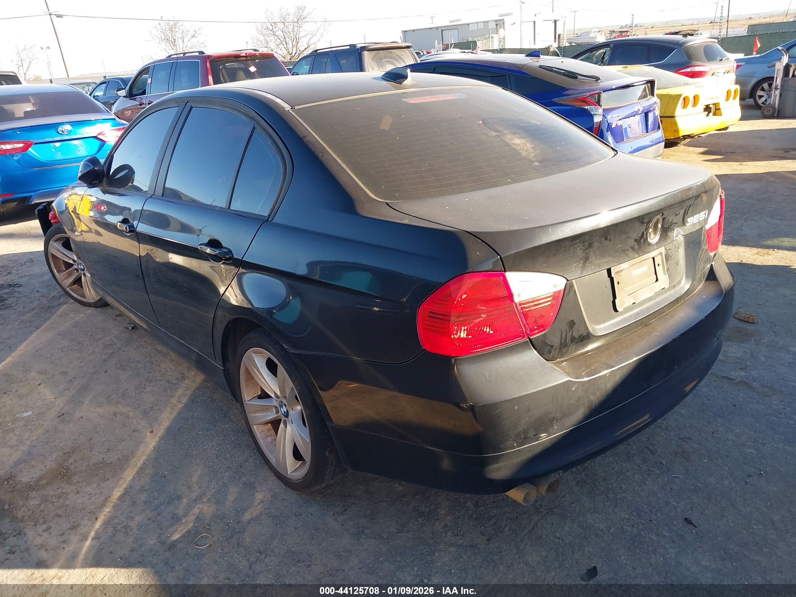 BMW 325I image 3