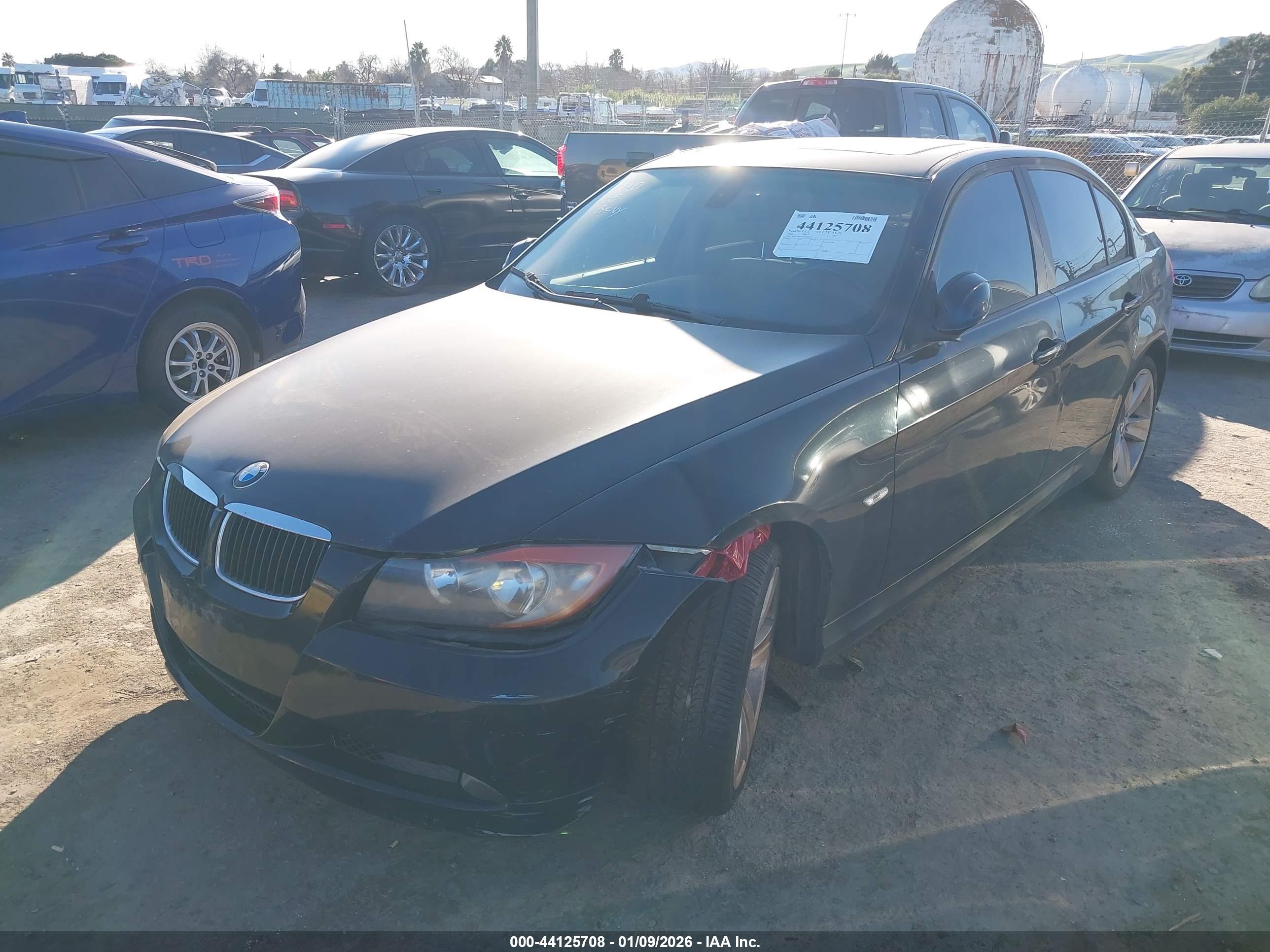 BMW 325I image 6