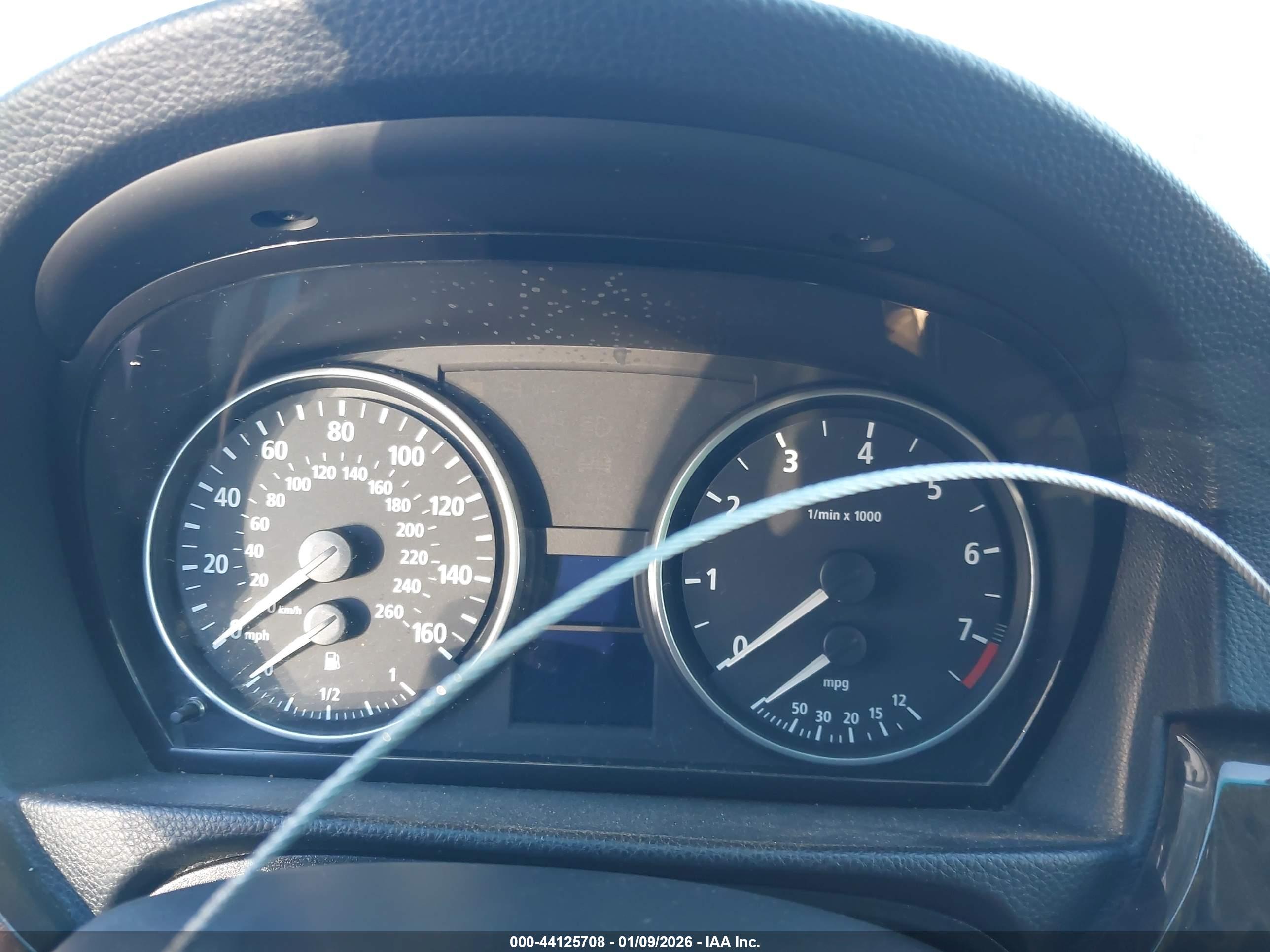 BMW 325I image 7