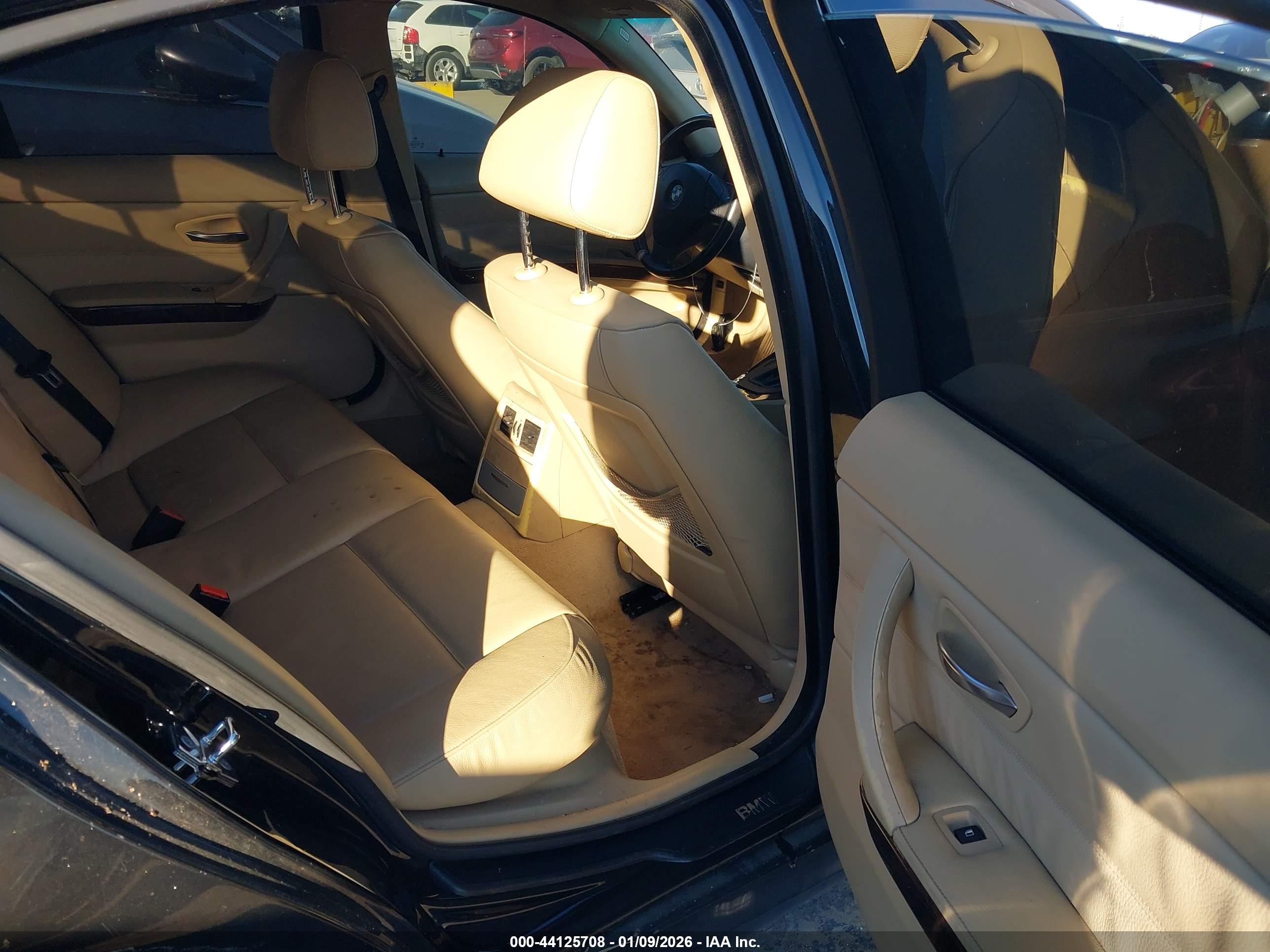 BMW 325I image 8