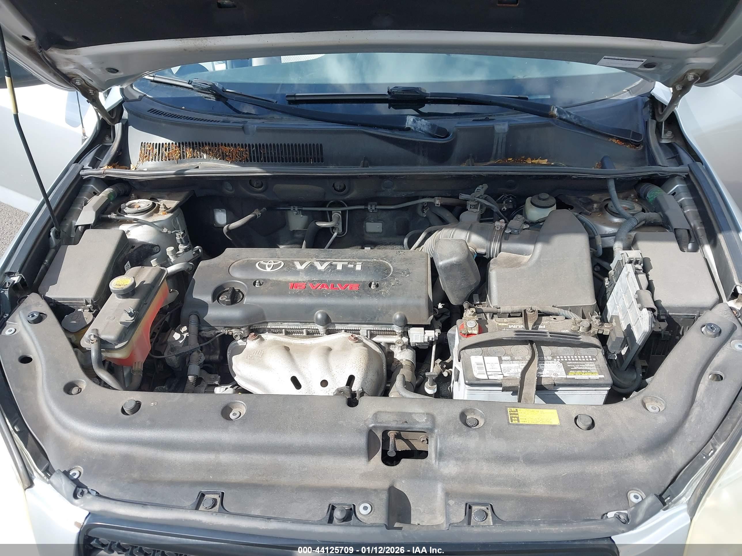 TOYOTA RAV4 image 10