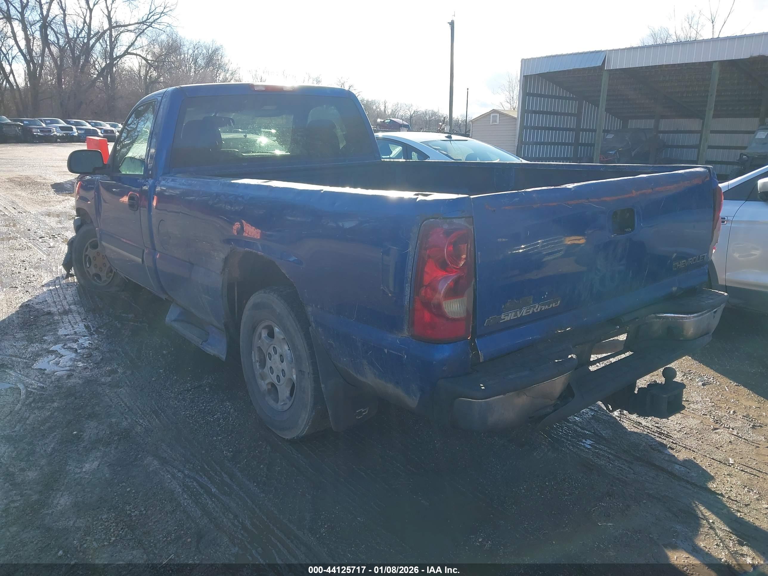 CHEVROLET SILVERADO image 3