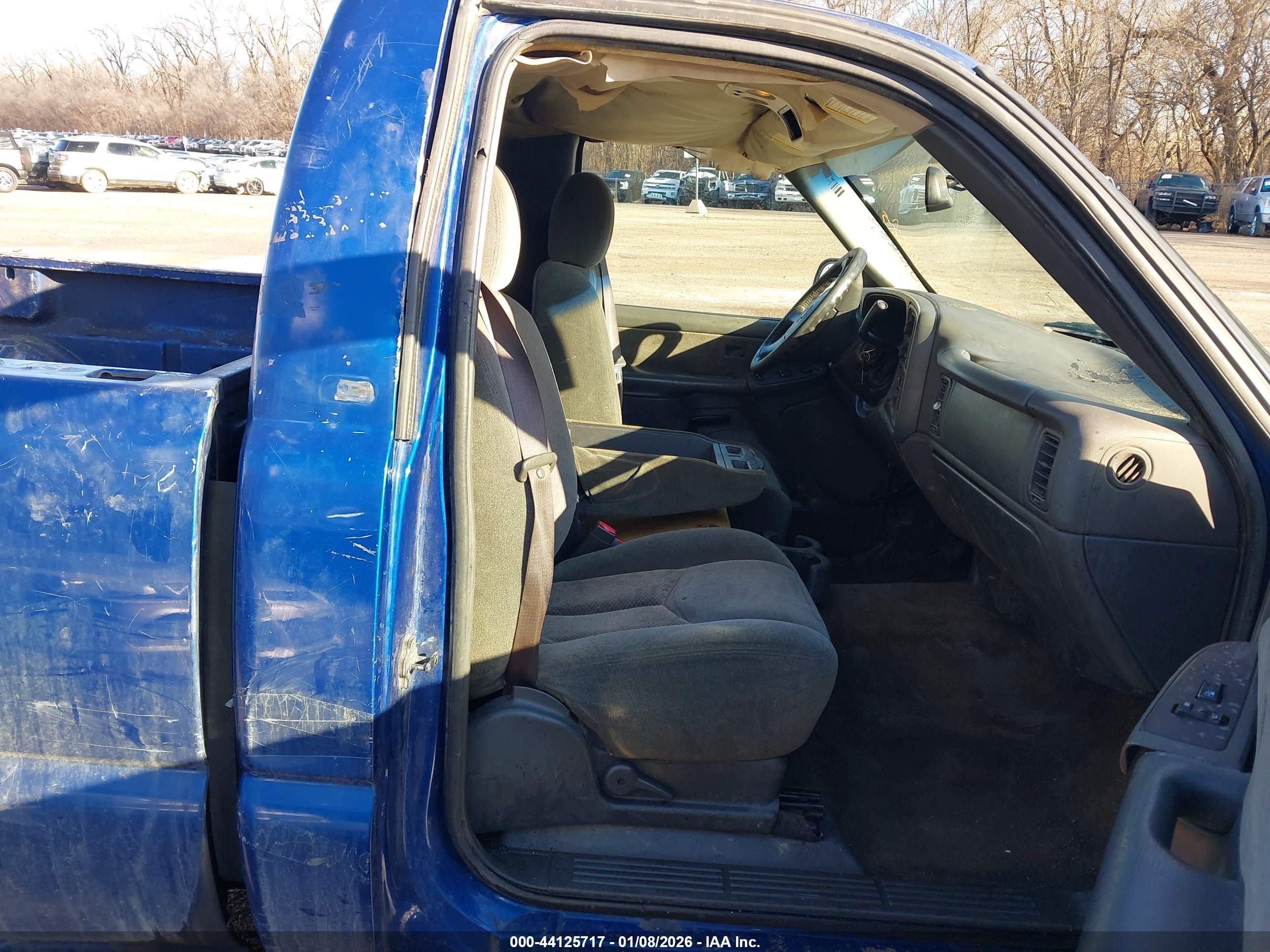 CHEVROLET SILVERADO image 5