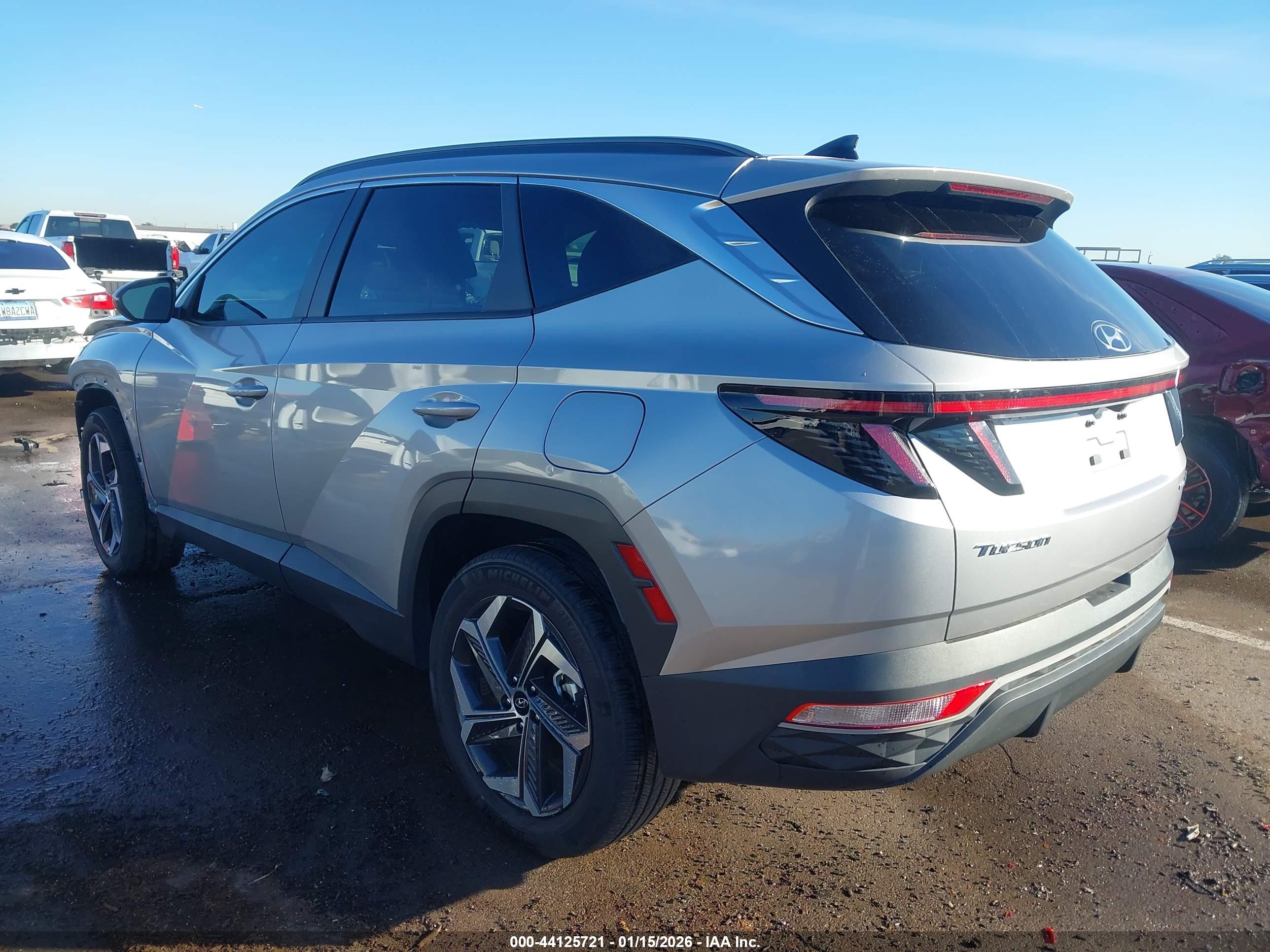 HYUNDAI TUCSON image 3