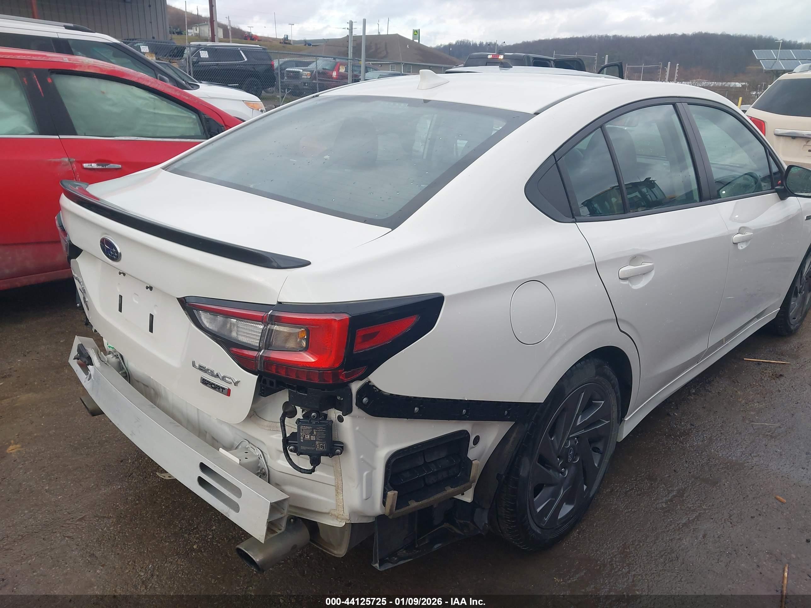 SUBARU LEGACY image 4