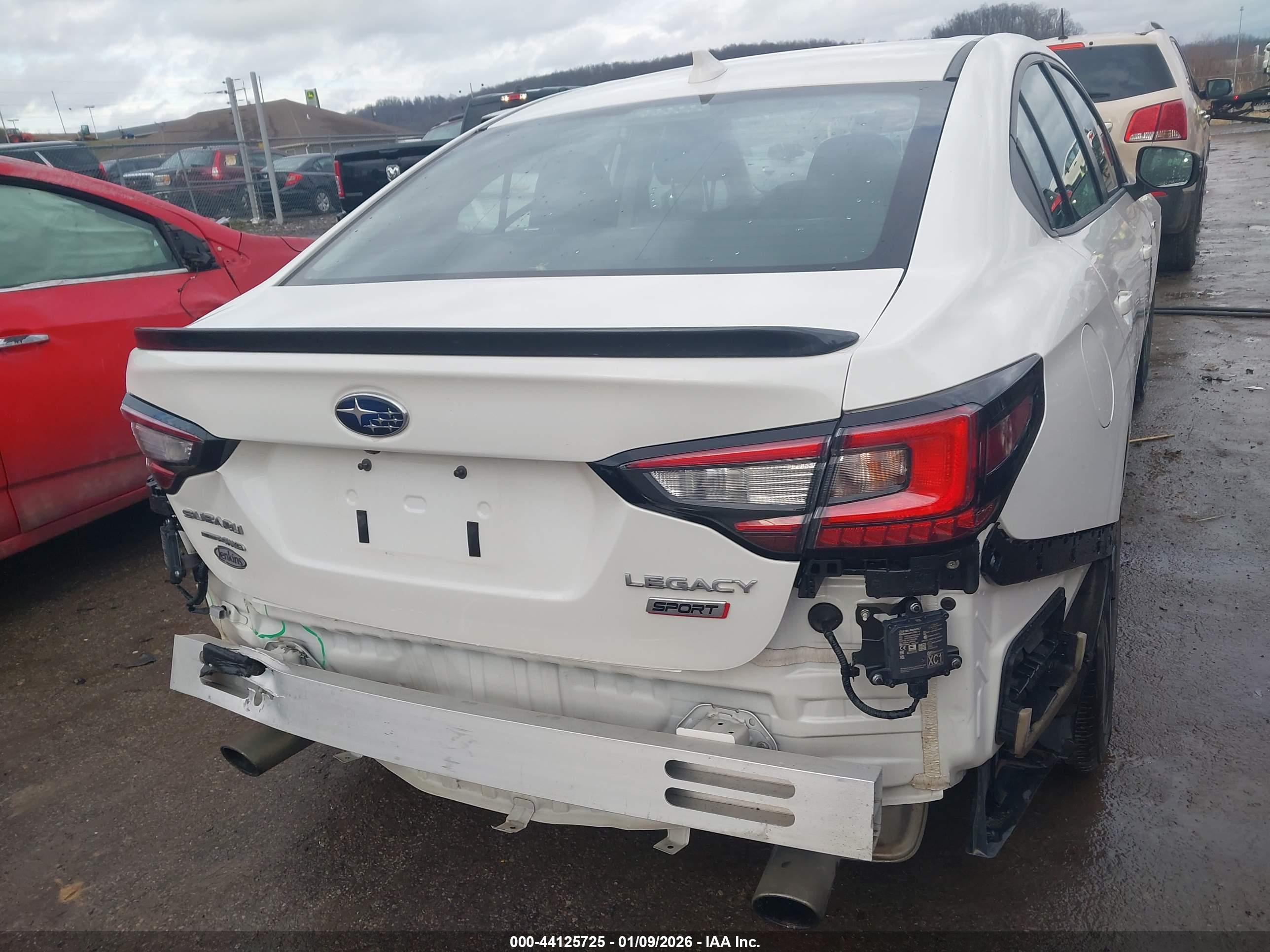 SUBARU LEGACY image 6