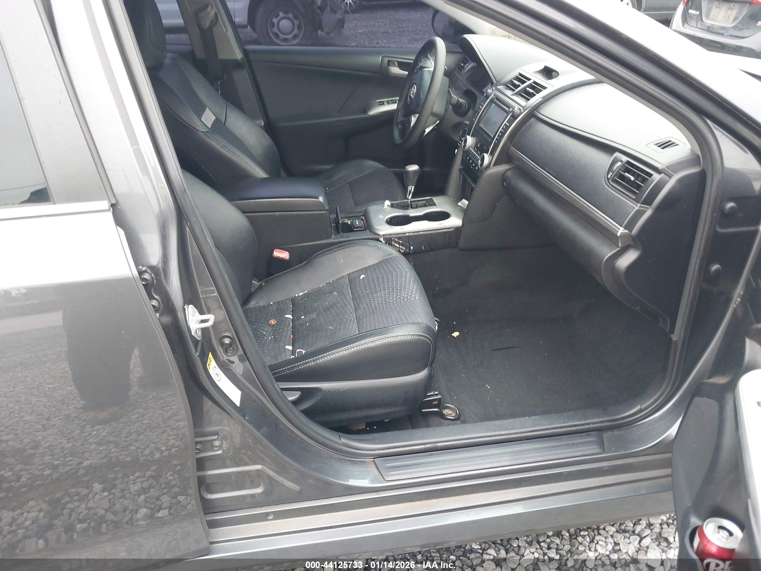 TOYOTA CAMRY image 5