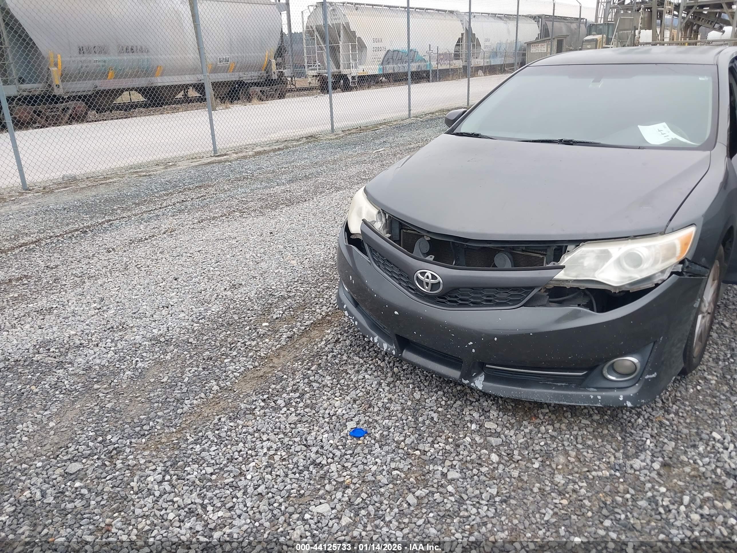 TOYOTA CAMRY image 6