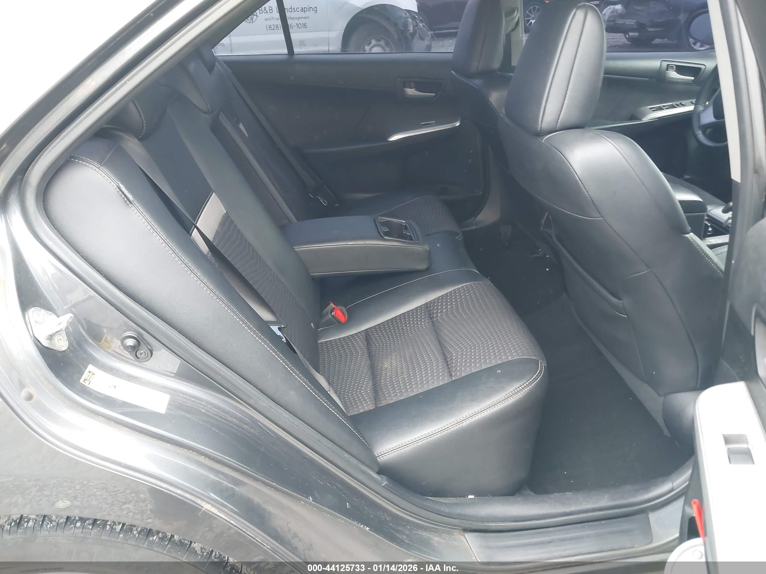 TOYOTA CAMRY image 8