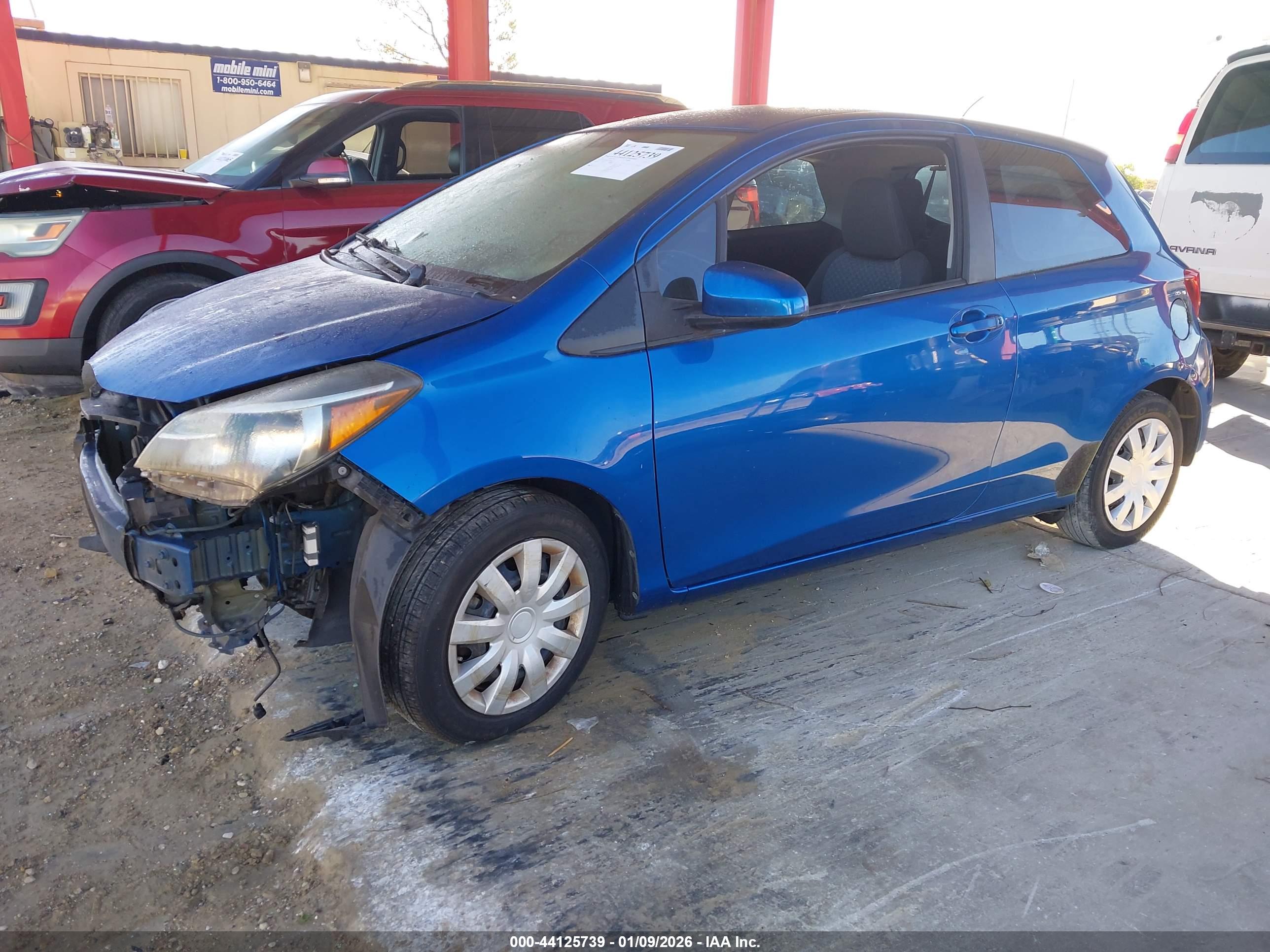 TOYOTA YARIS image 2