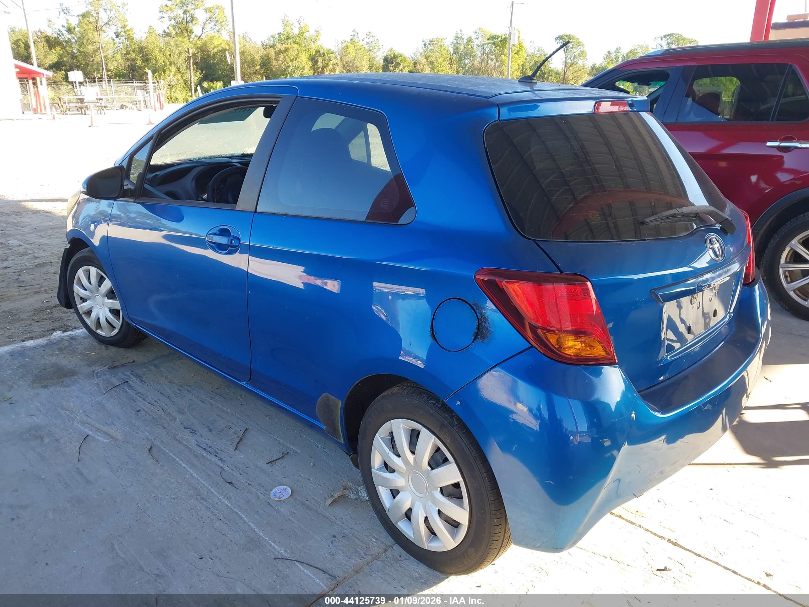 TOYOTA YARIS image 3