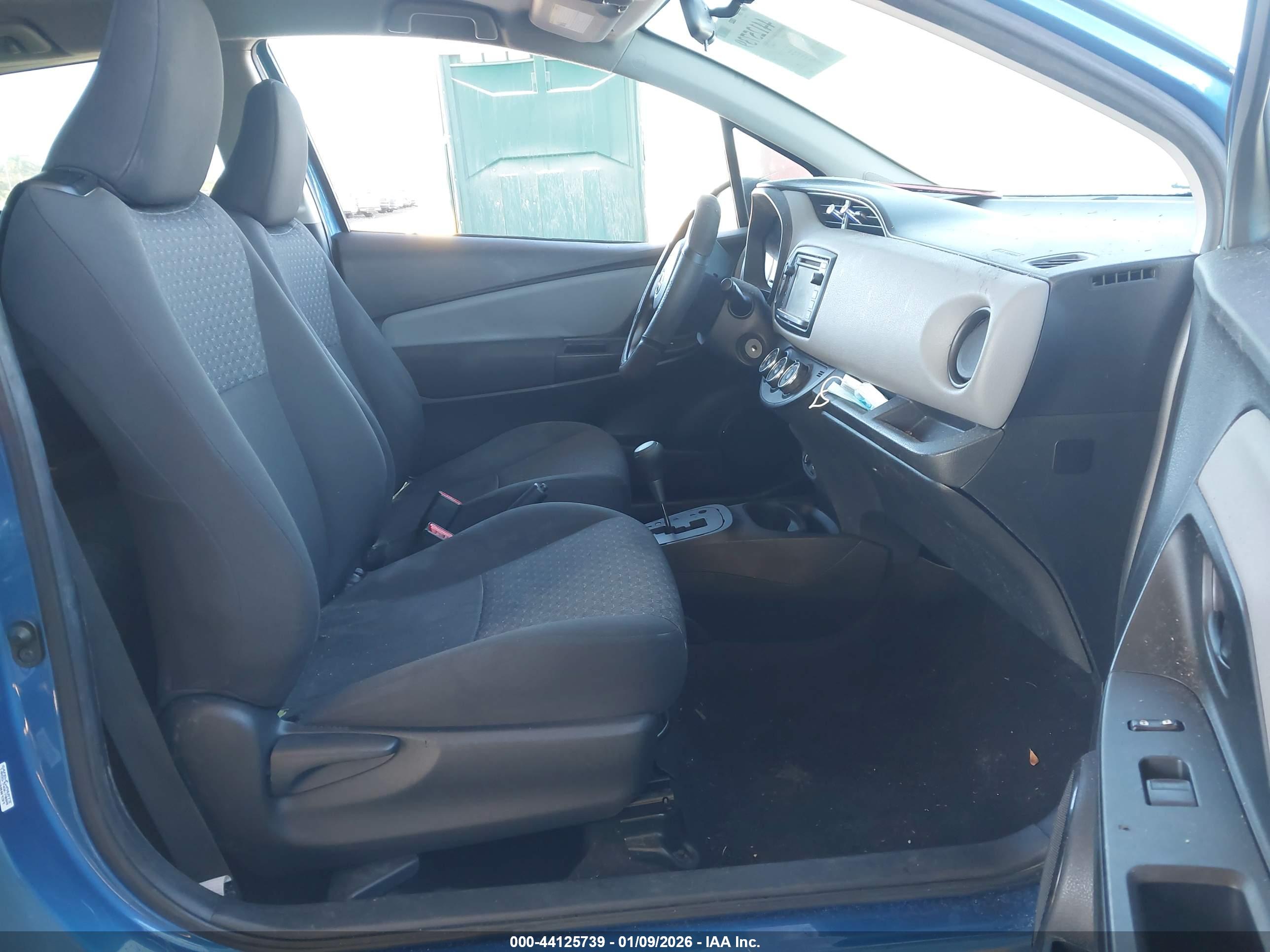 TOYOTA YARIS image 5