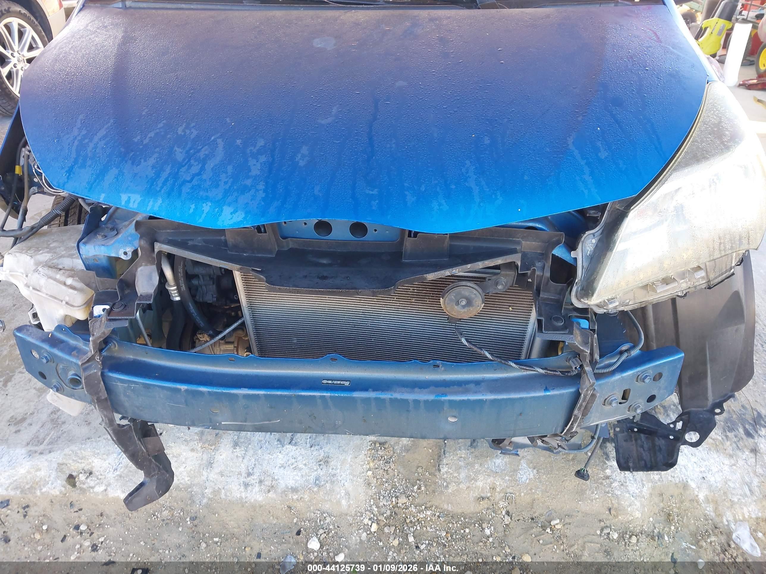 TOYOTA YARIS image 6
