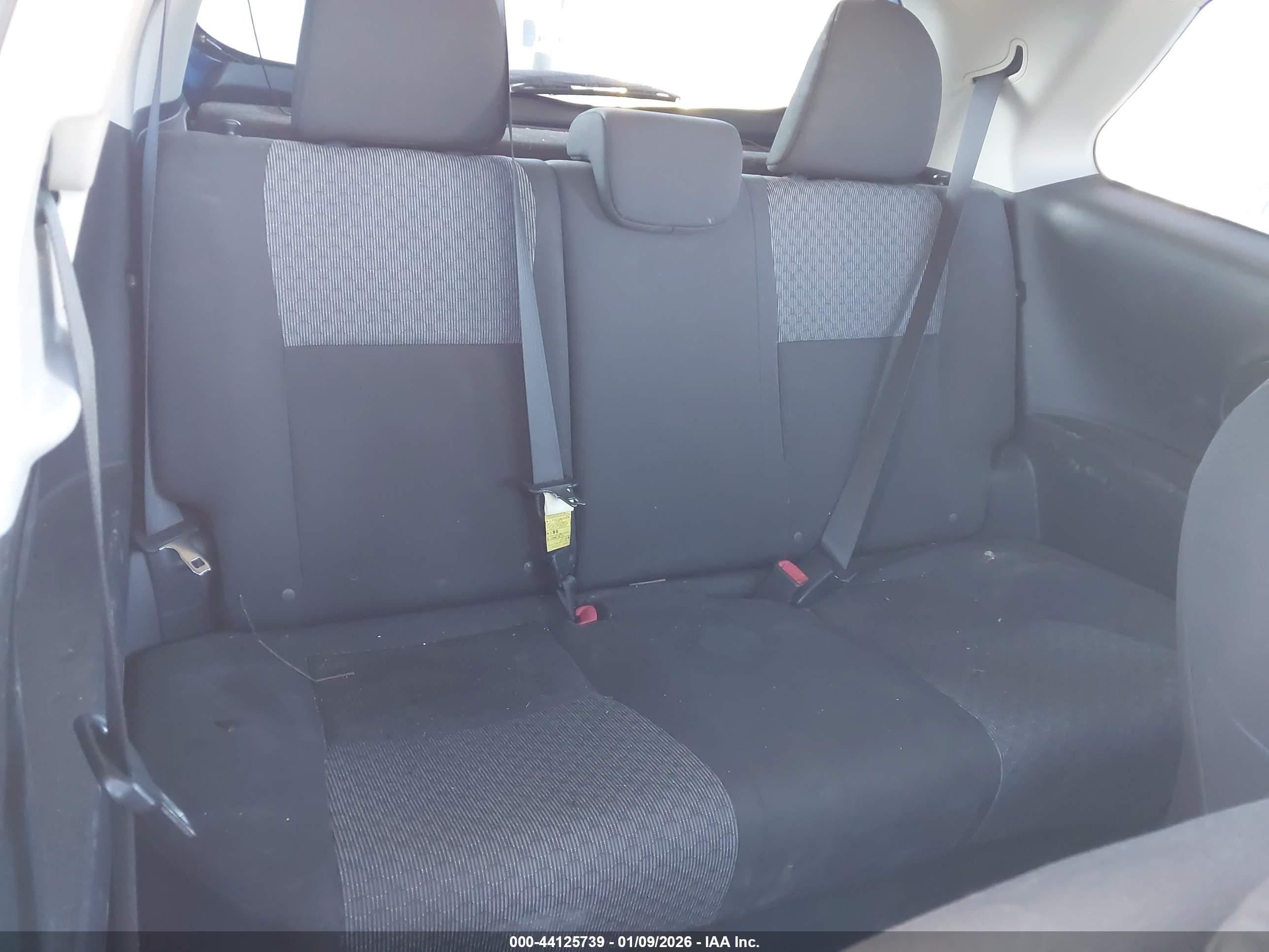 TOYOTA YARIS image 8