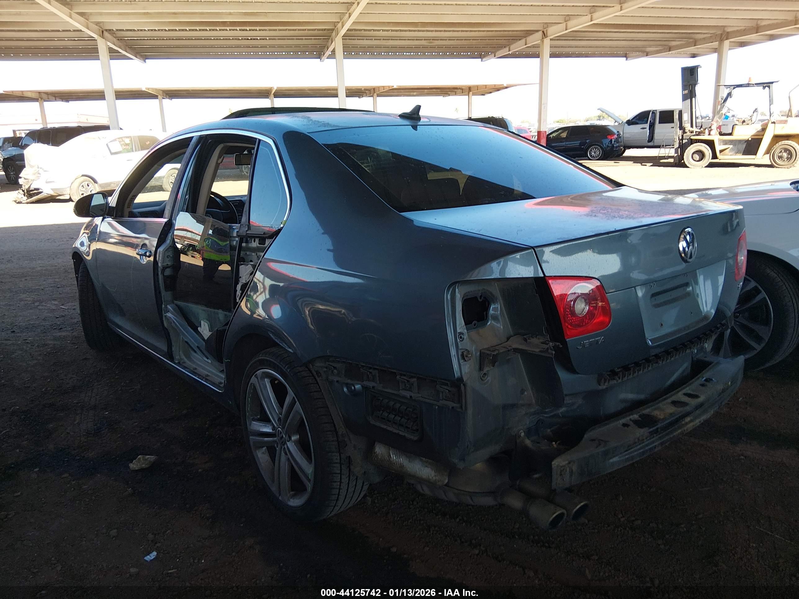 VOLKSWAGEN JETTA image 6