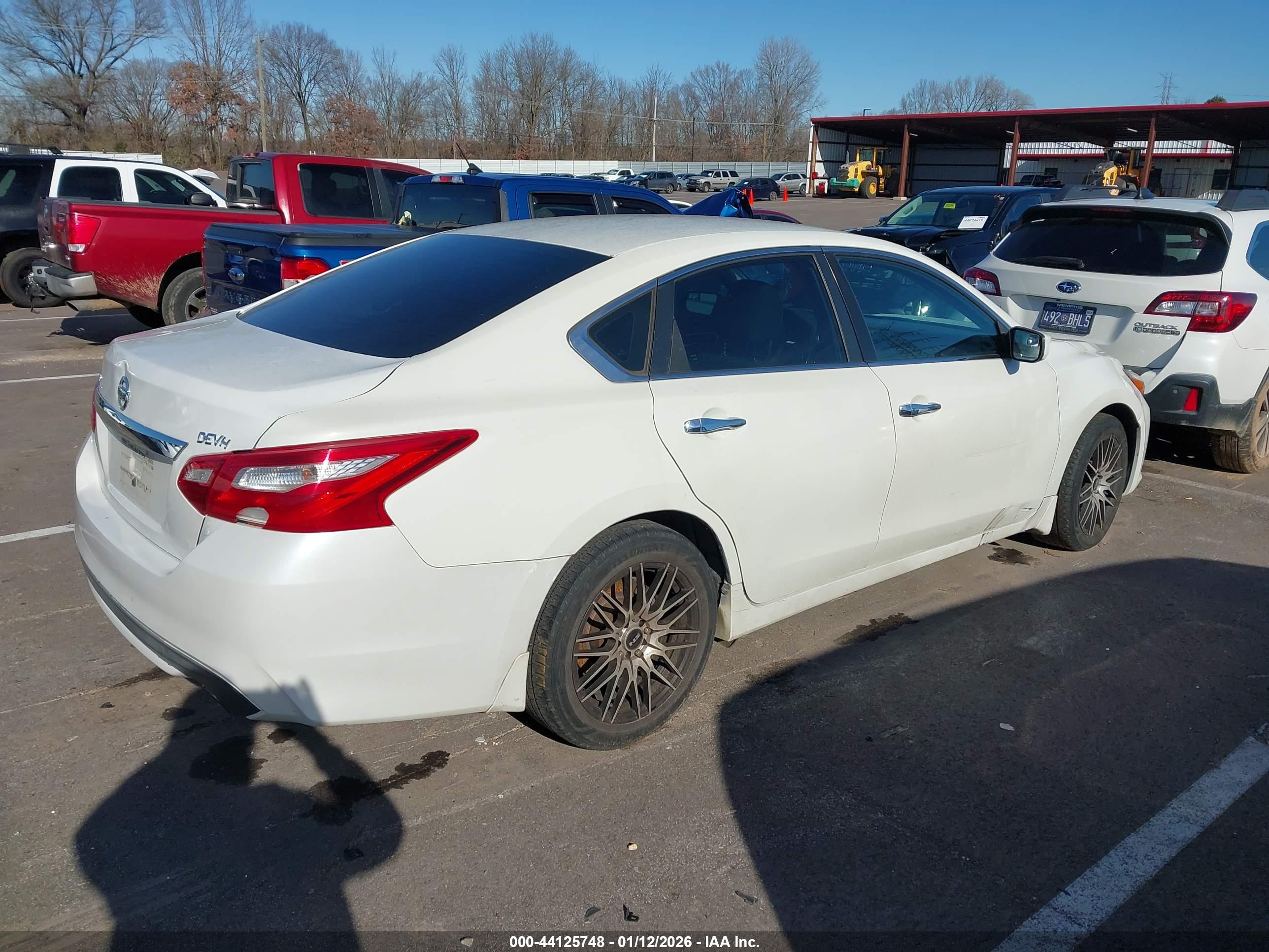 NISSAN ALTIMA image 4