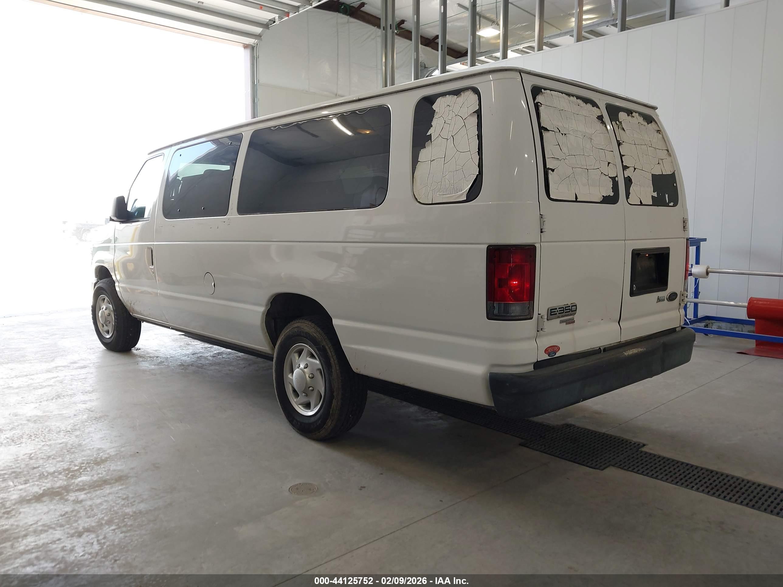 FORD E-350 image 3