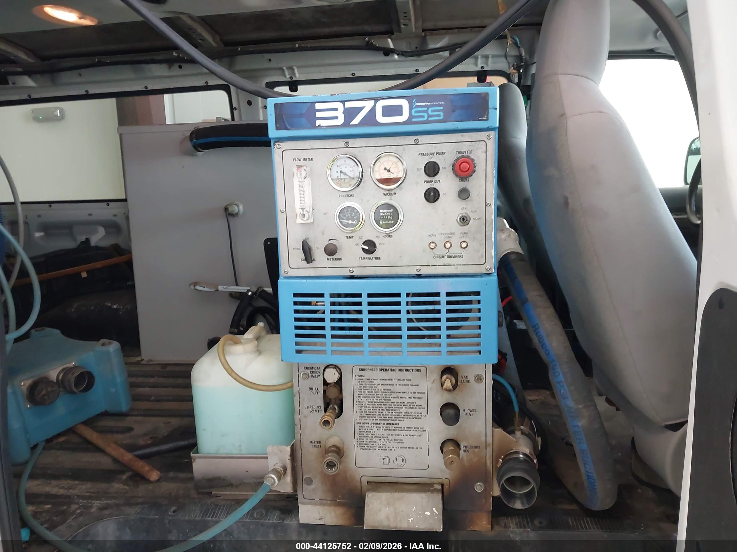 FORD E-350 image 8