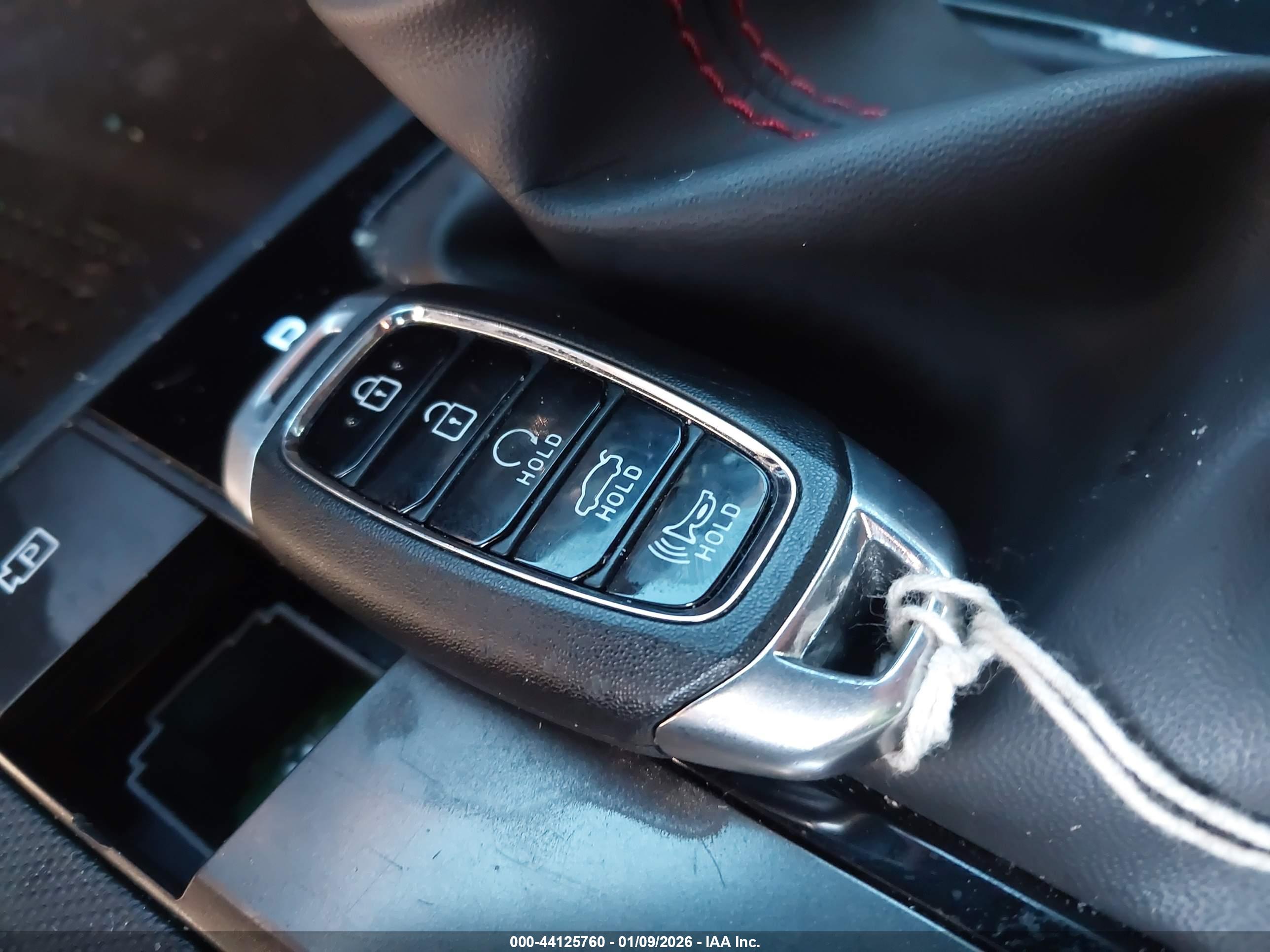 HYUNDAI ELANTRA image 11