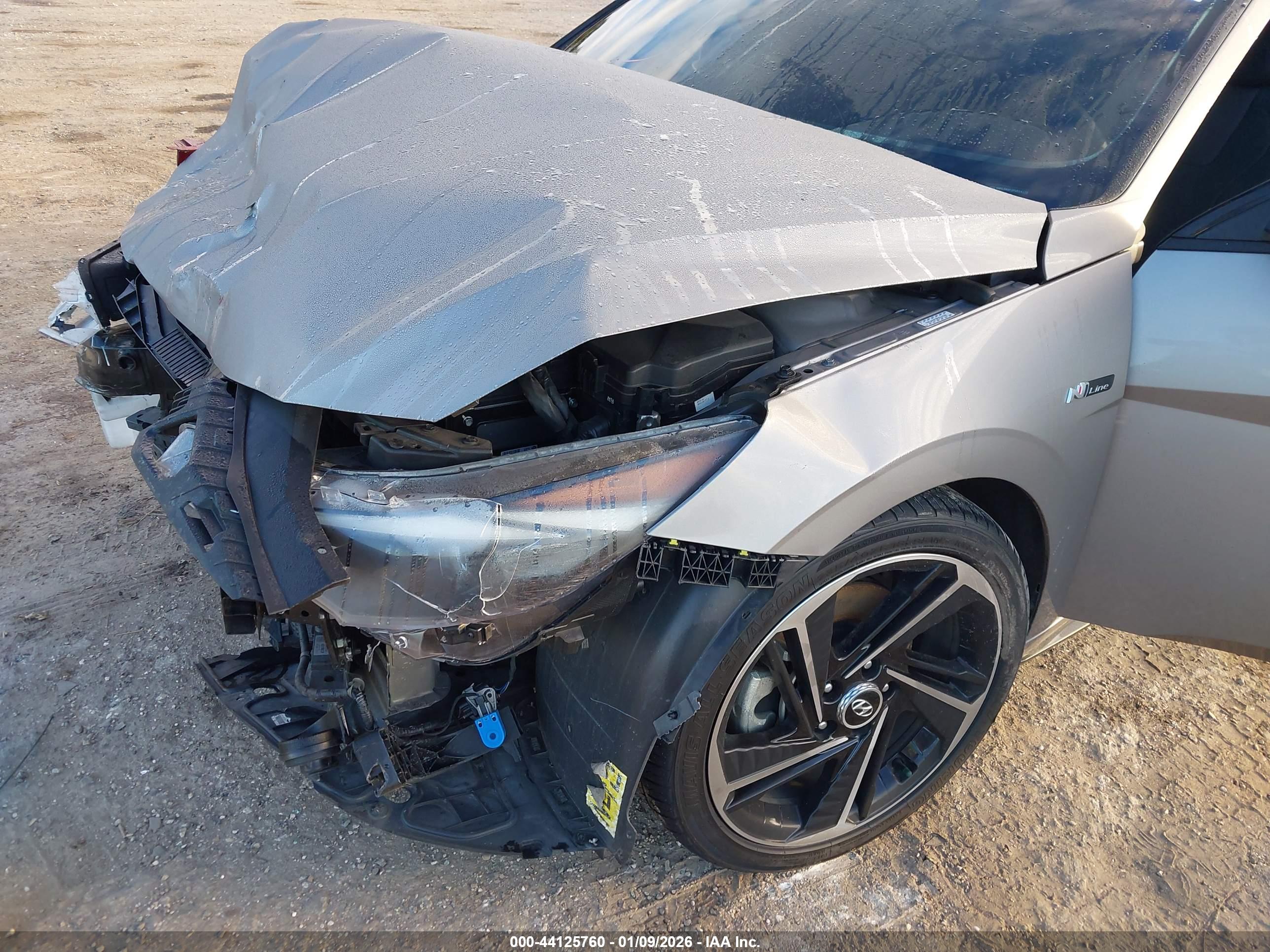 HYUNDAI ELANTRA image 6