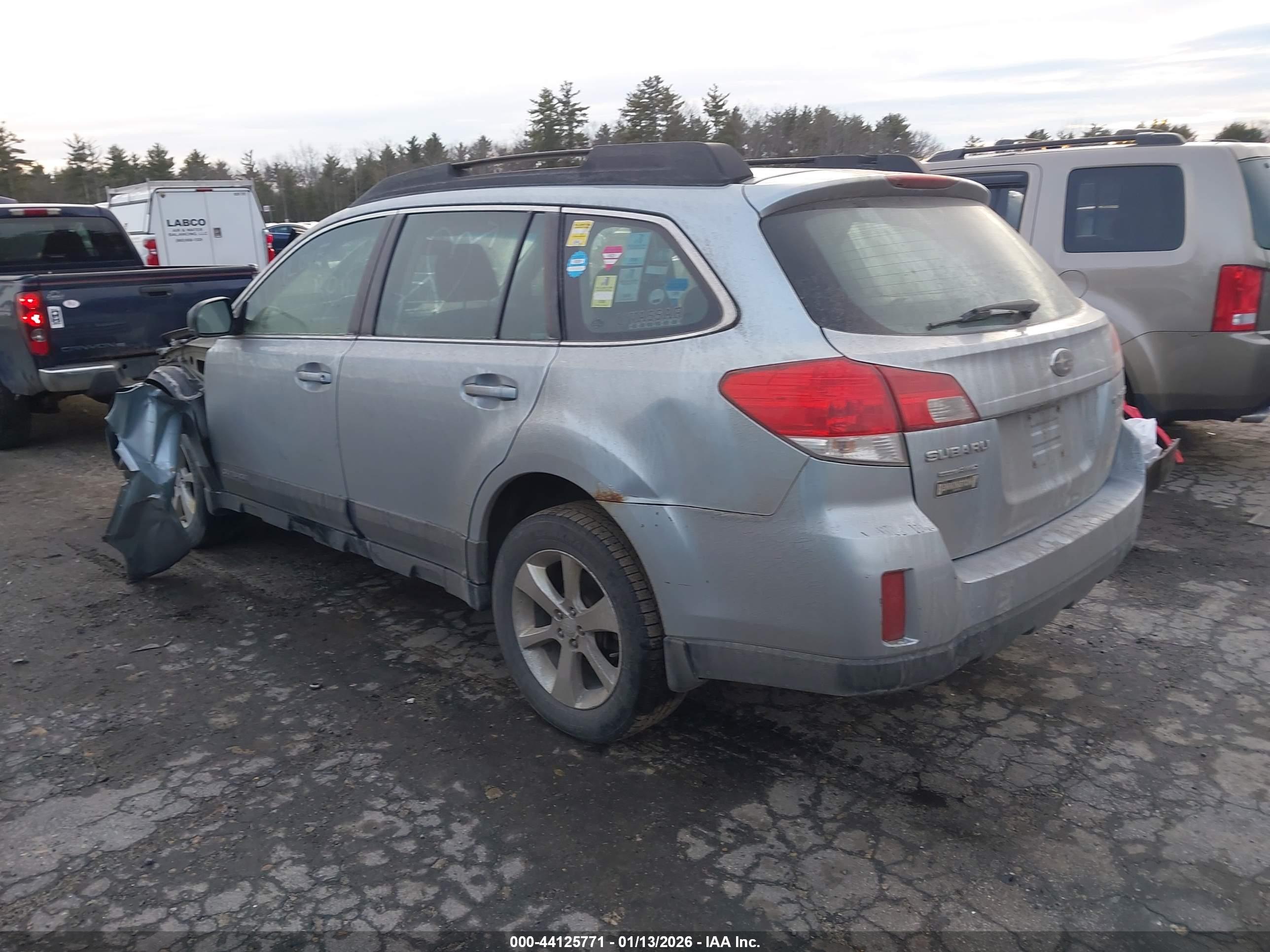 SUBARU OUTBACK image 3