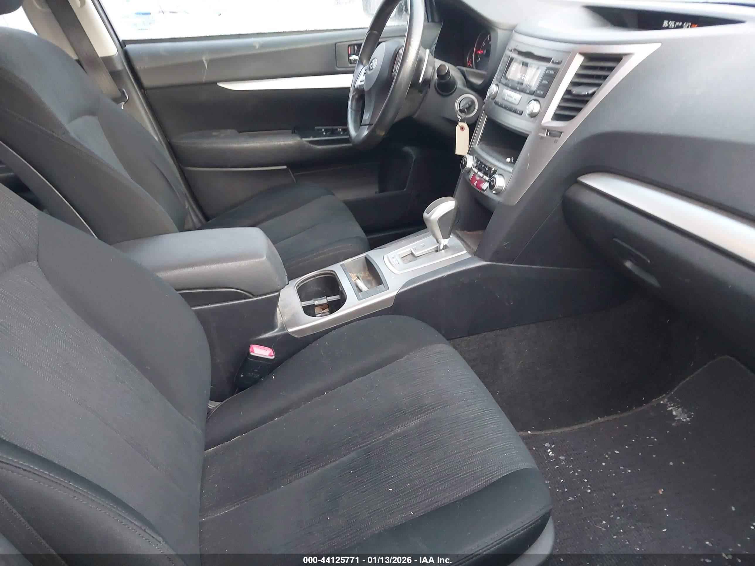 SUBARU OUTBACK image 5