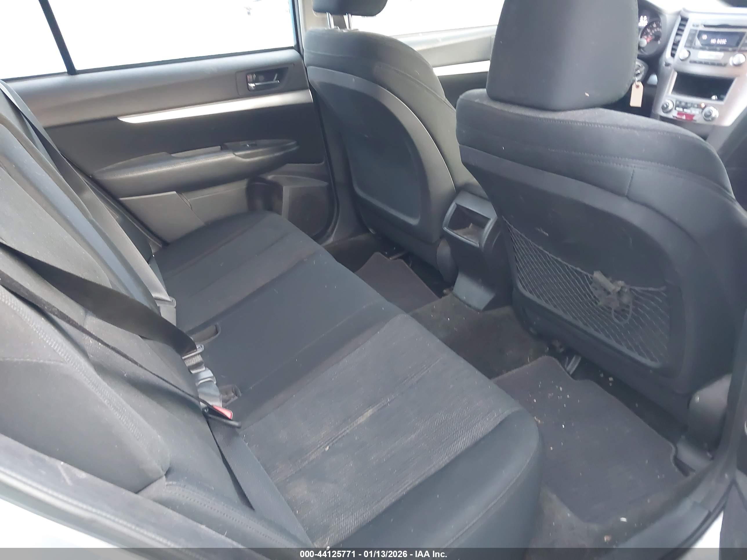 SUBARU OUTBACK image 8