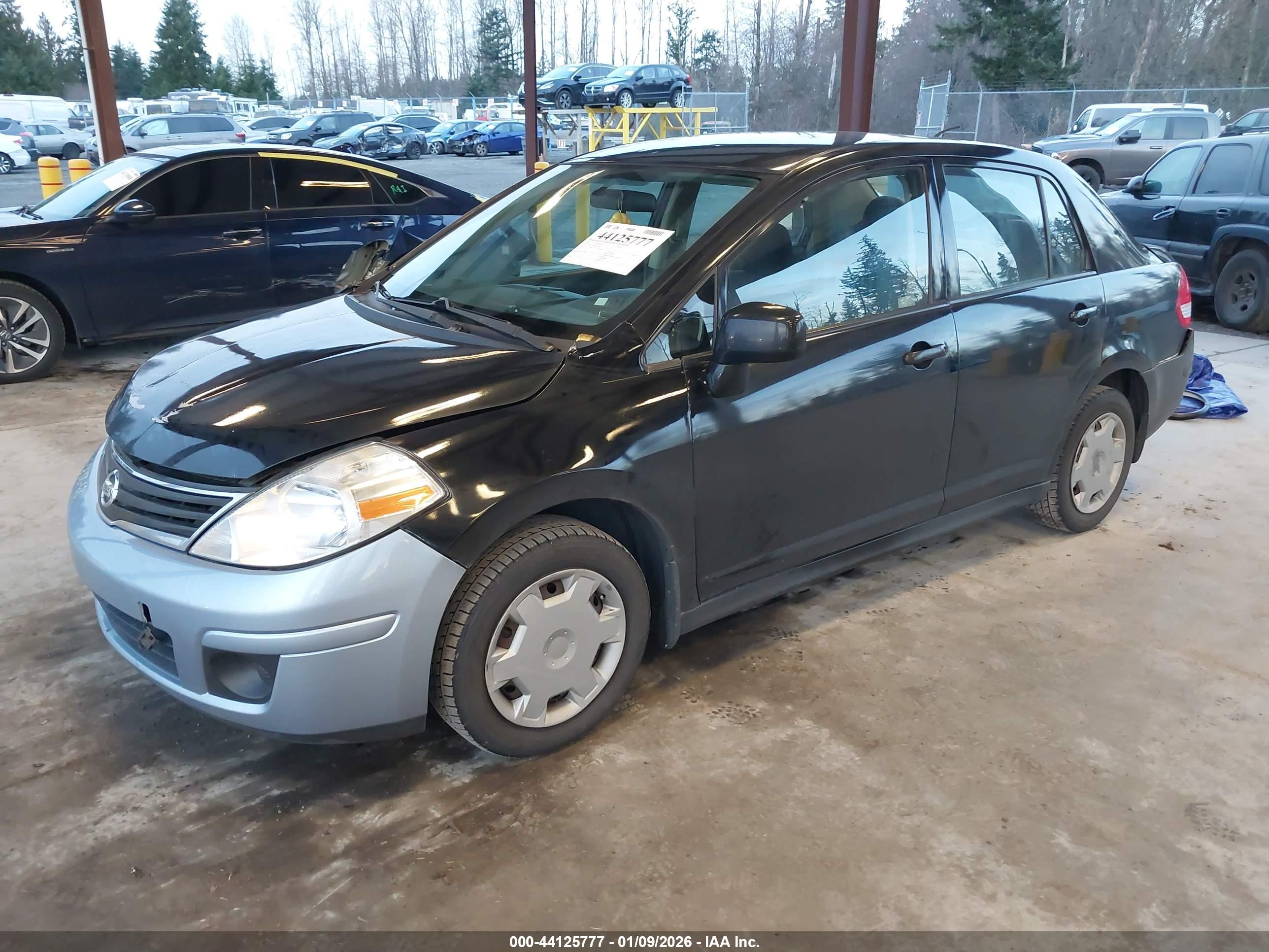 NISSAN VERSA image 2