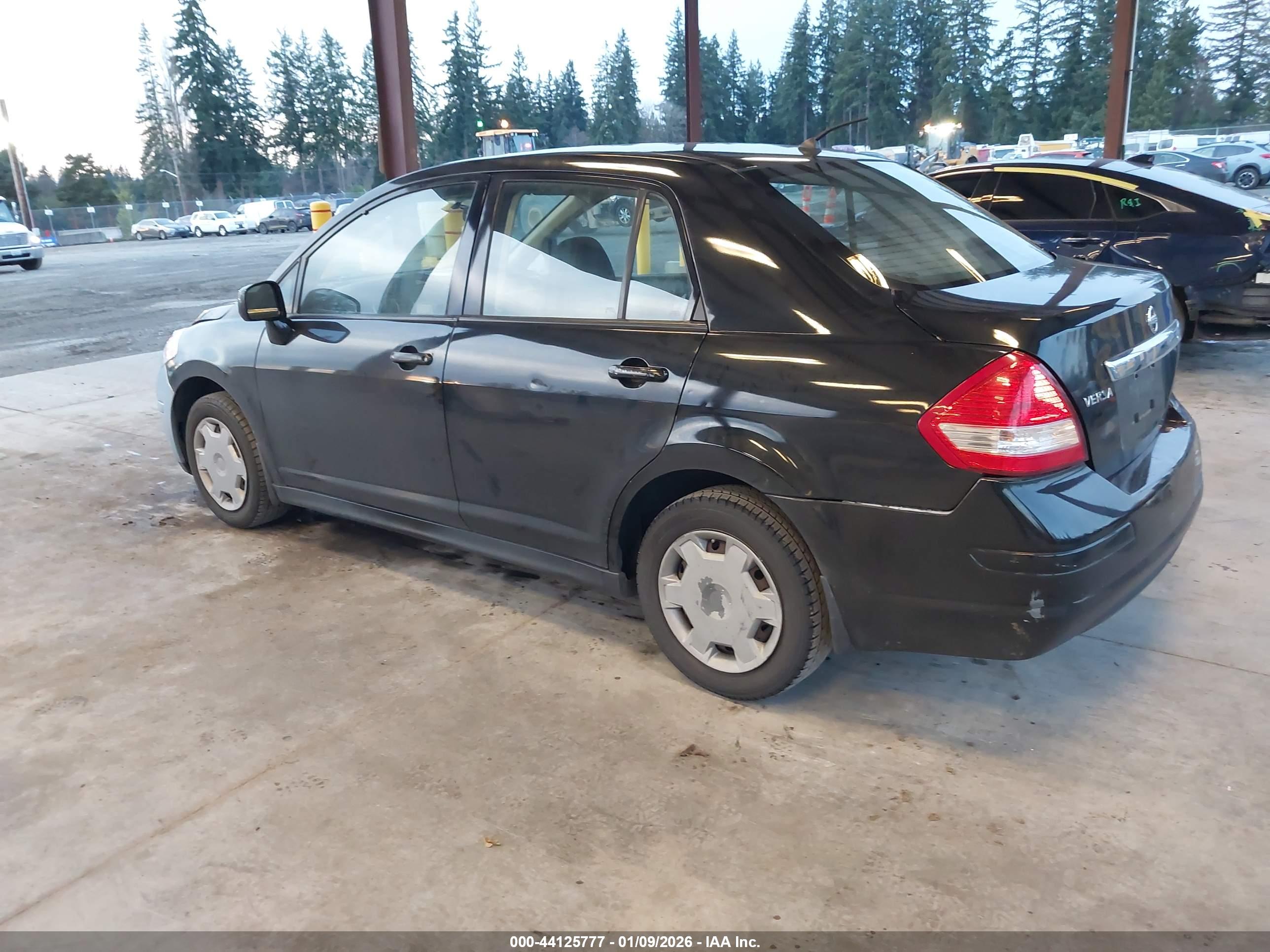 NISSAN VERSA image 3