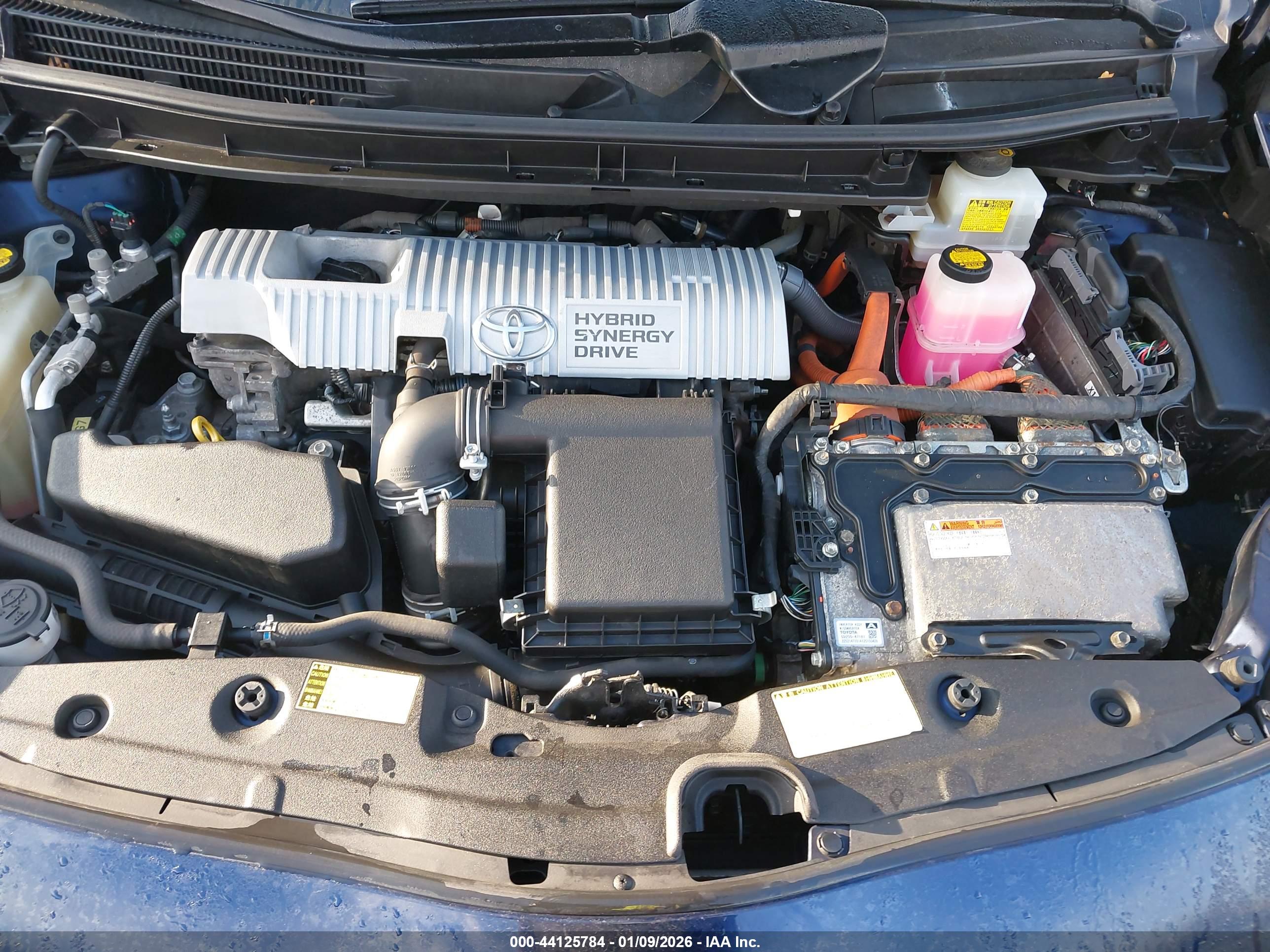 TOYOTA PRIUS image 10