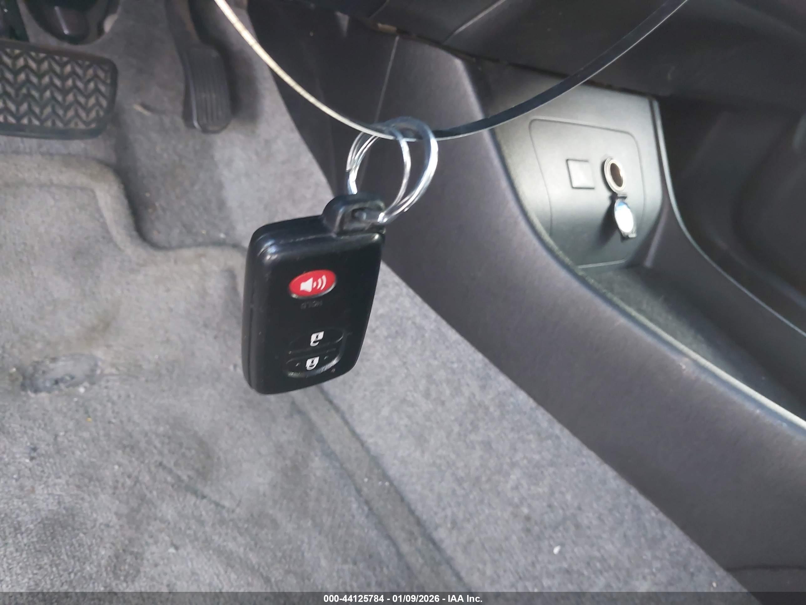 TOYOTA PRIUS image 11