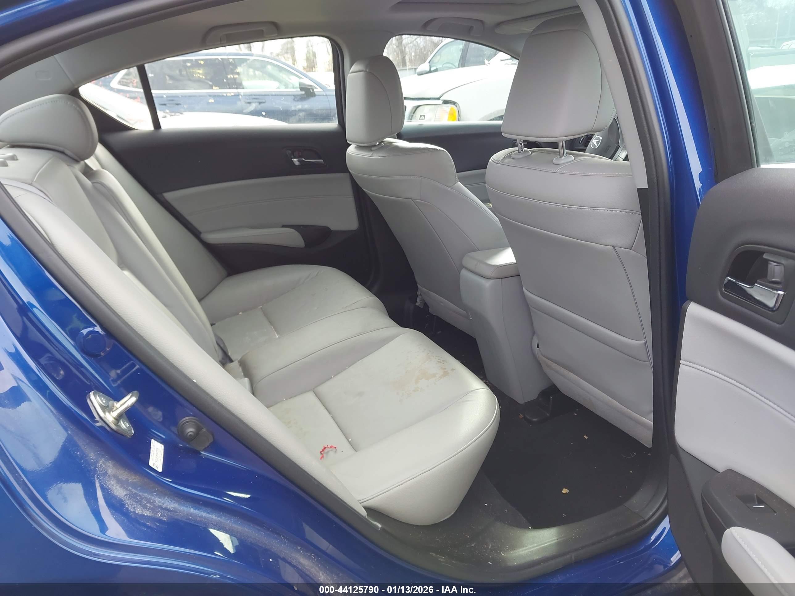 ACURA ILX image 8