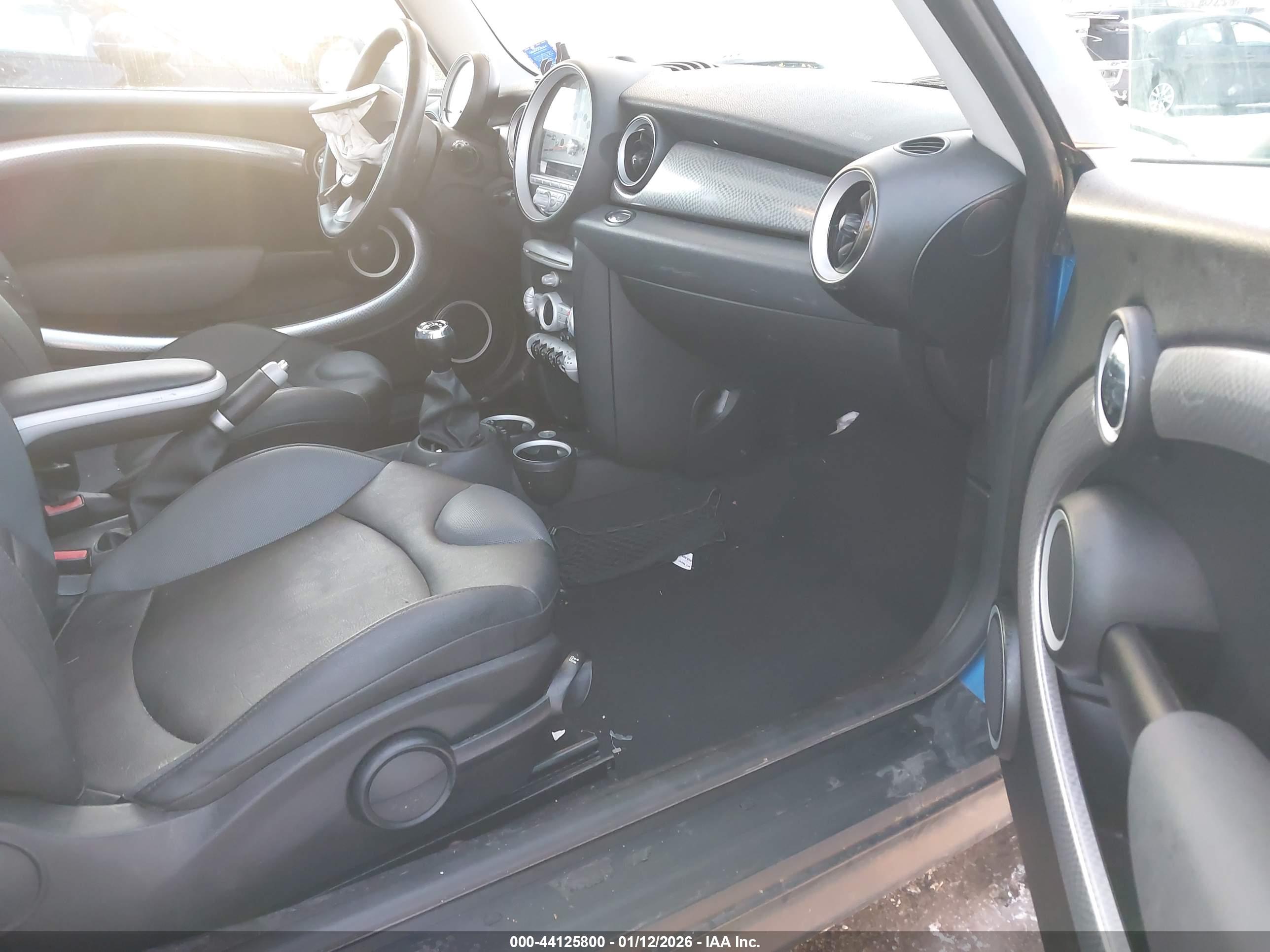 MINI COOPER image 5