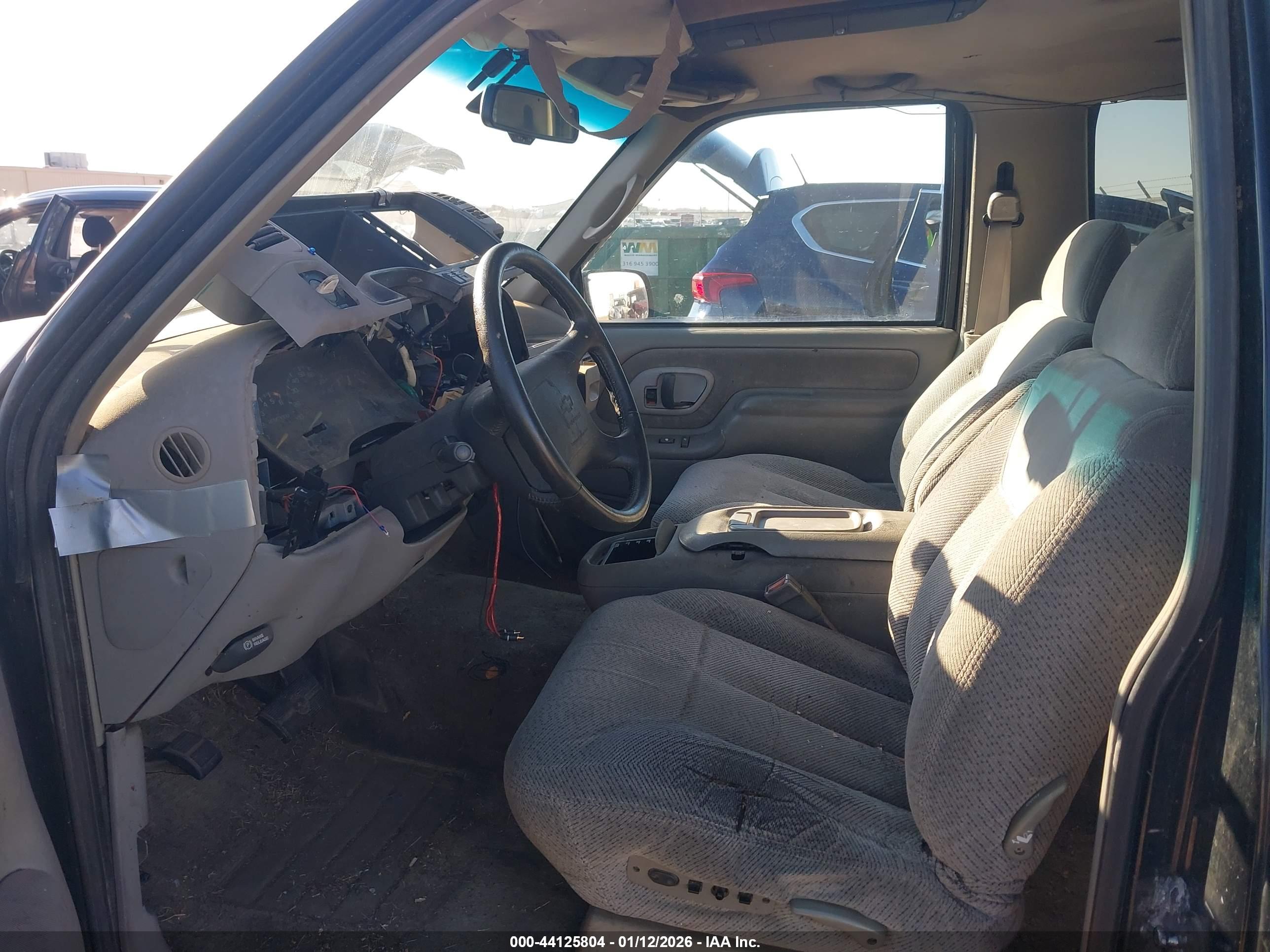 CHEVROLET TAHOE image 5